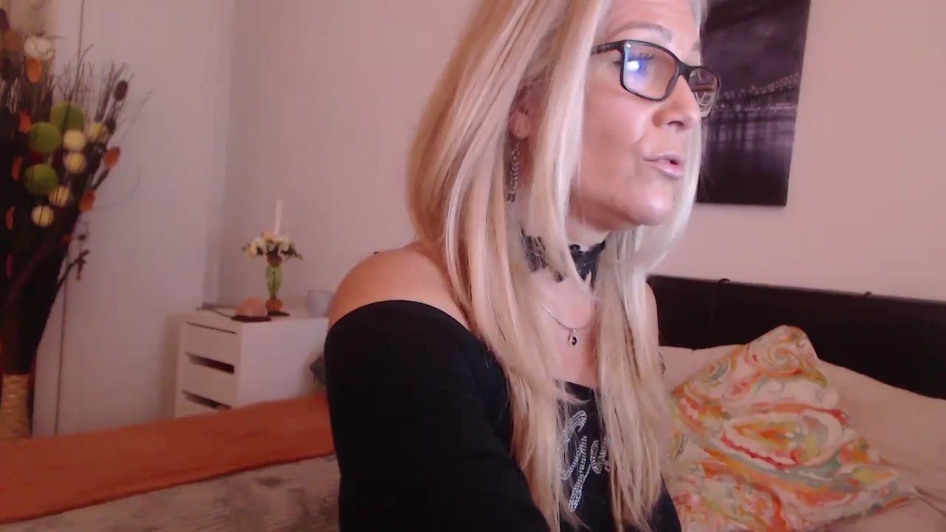 Gallery image thumbnail from Reeya71's myfreecams stream on, 10/31/2023, 07:24 image 20 of 20