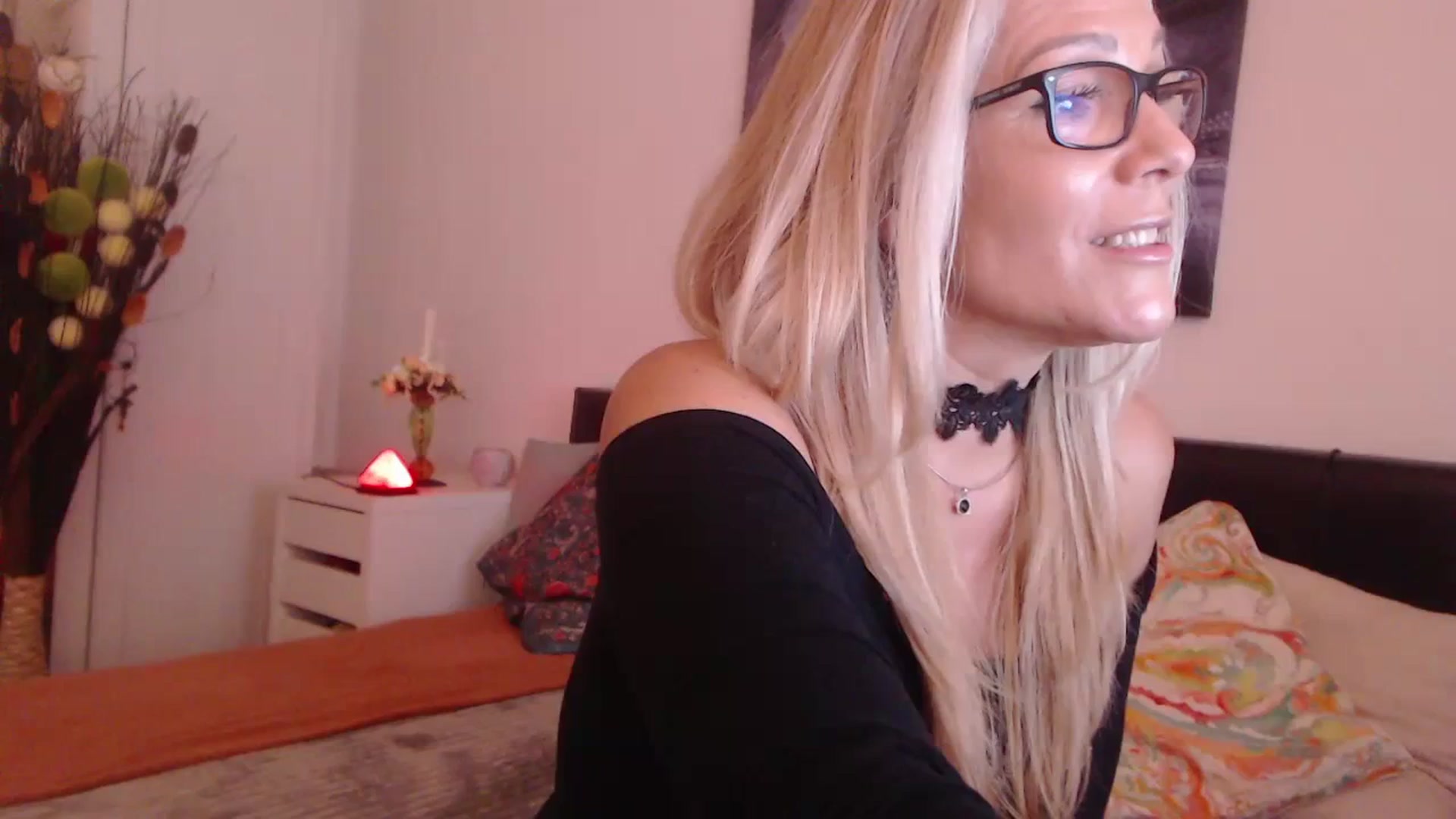 Gallery image thumbnail from Reeya71's myfreecams stream on, 10/31/2023, 07:24 image 4 of 20