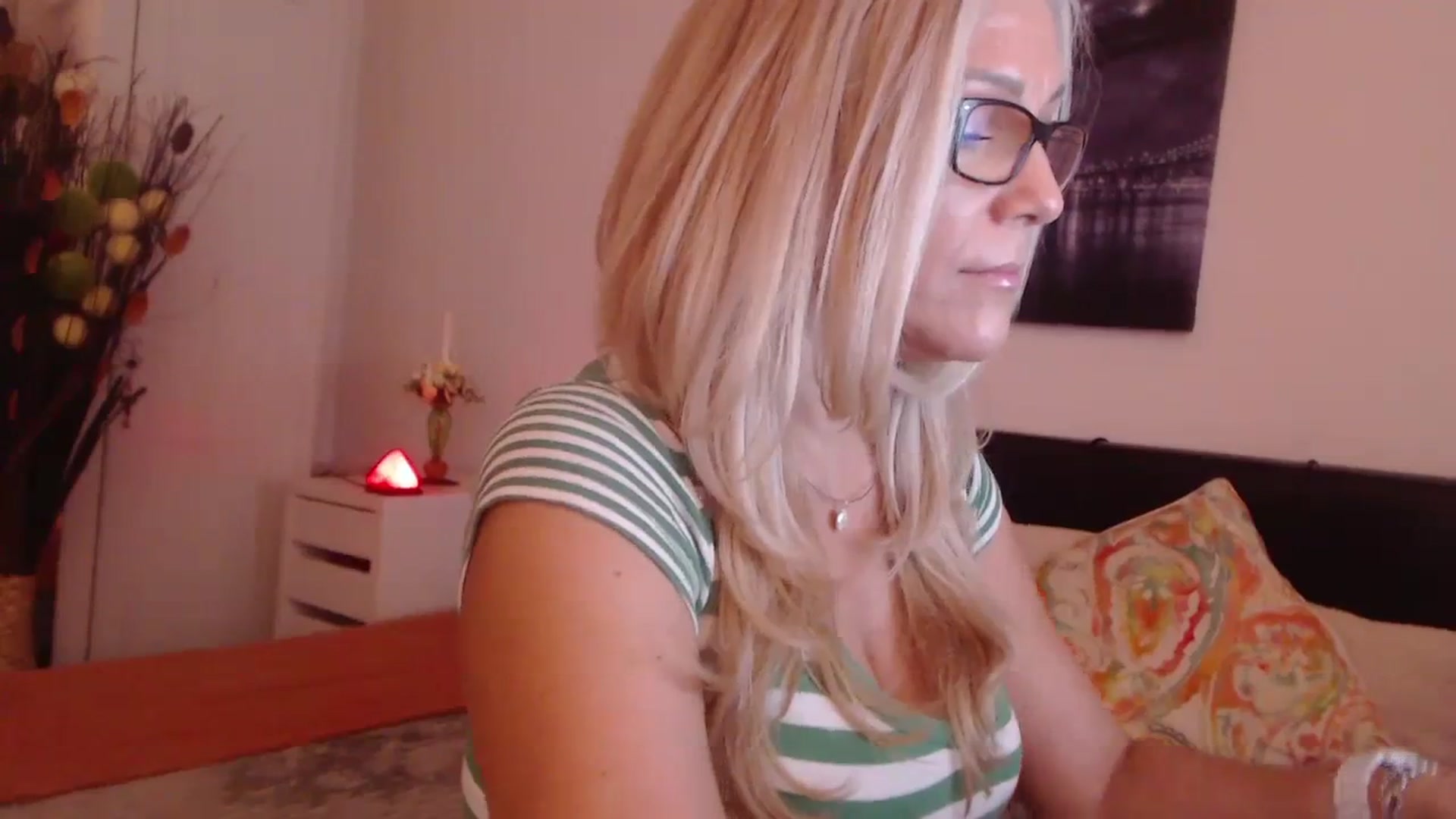 Gallery image thumbnail from Reeya71's myfreecams stream on, 11/17/2023, 06:26 image 5 of 20