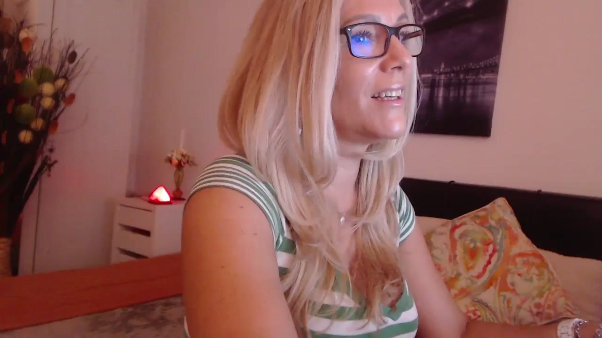 Gallery image thumbnail from Reeya71's myfreecams stream on, 11/17/2023, 06:26 image 20 of 20