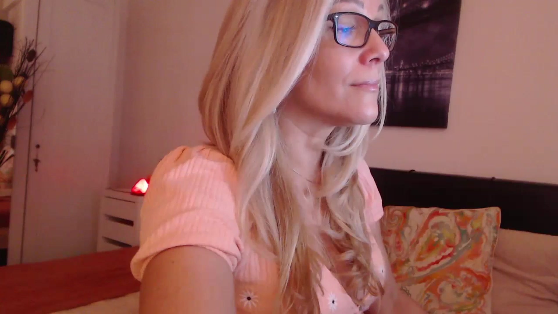 Gallery image thumbnail from Reeya71's myfreecams stream on, 12/07/2023, 06:27 image 13 of 20