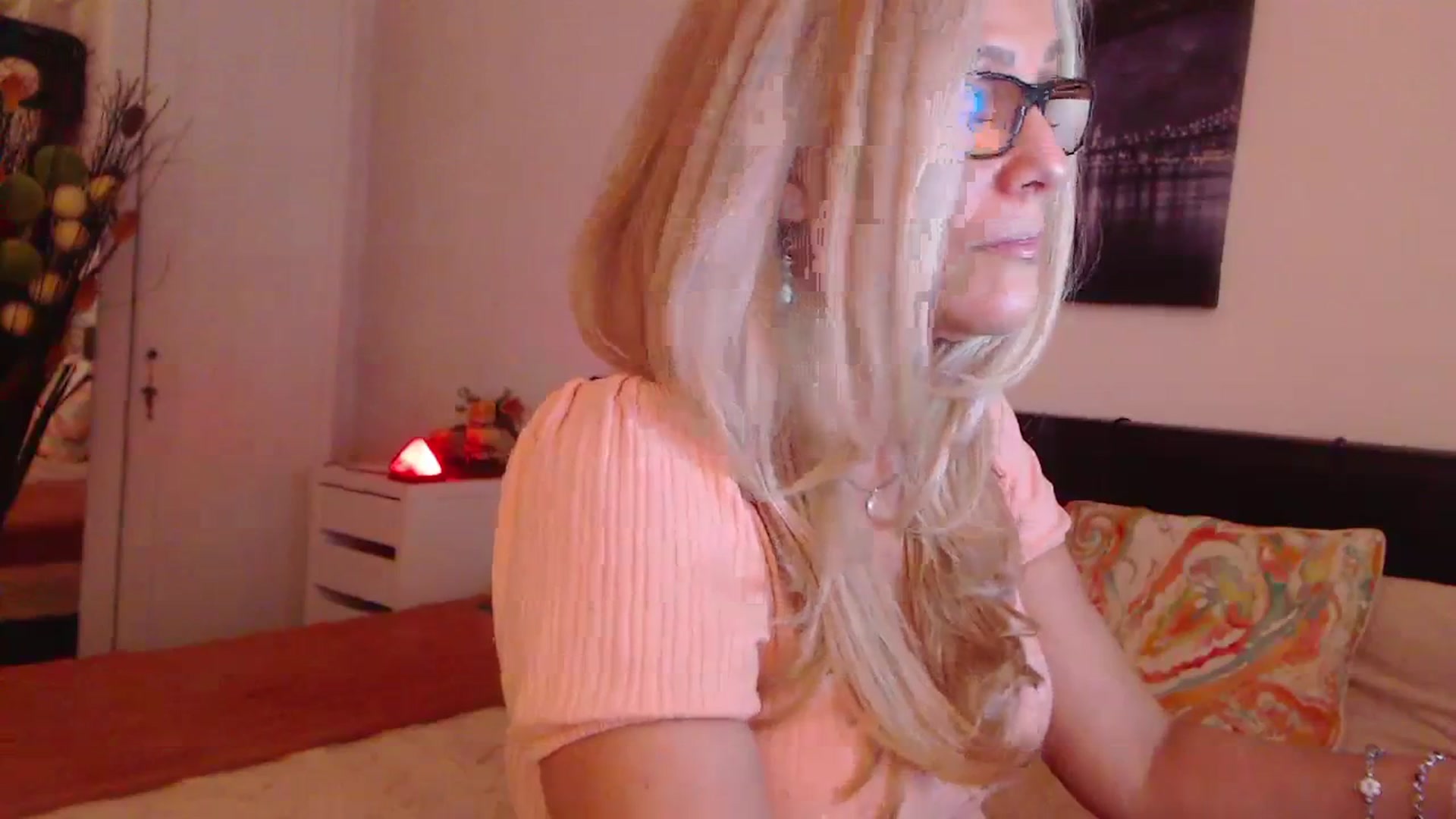 Gallery image thumbnail from Reeya71's myfreecams stream on, 12/07/2023, 06:27 image 5 of 20