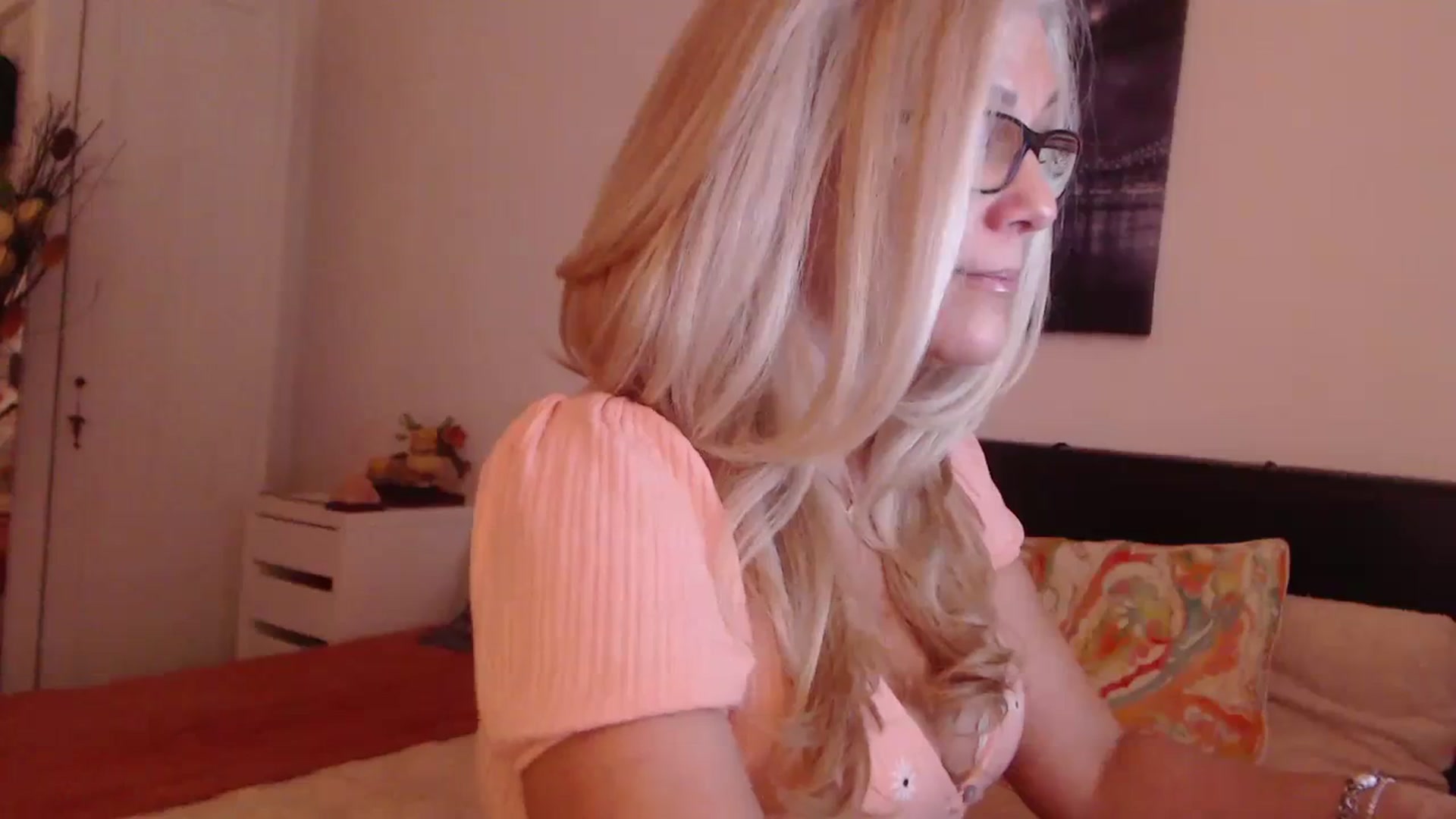 Gallery image thumbnail from Reeya71's myfreecams stream on, 12/07/2023, 06:27 image 16 of 20