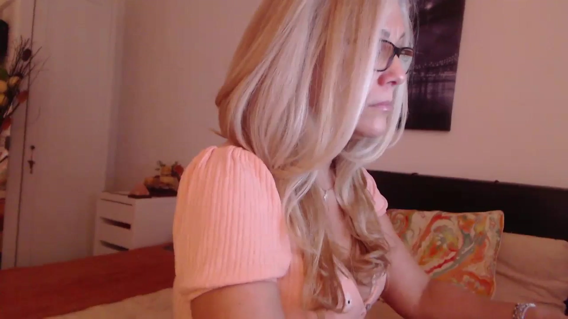 Gallery image thumbnail from Reeya71's myfreecams stream on, 12/07/2023, 06:27 image 14 of 20
