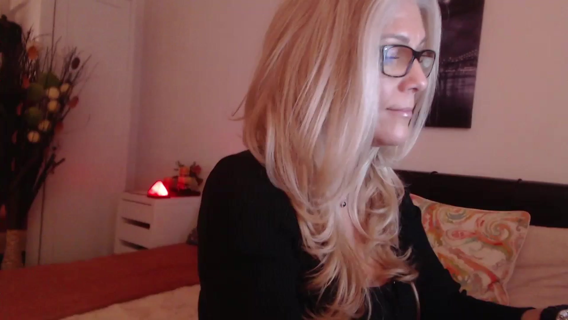 Gallery image thumbnail from Reeya71's myfreecams stream on, 12/12/2023, 05:38 image 1 of 20