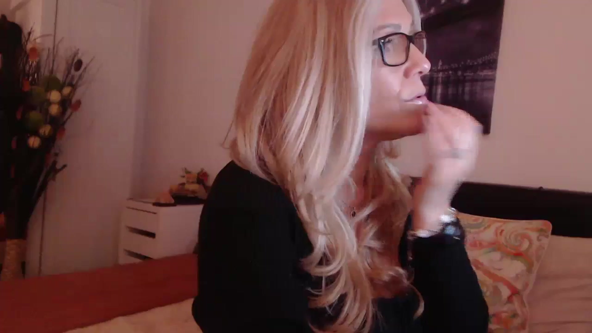 Gallery image thumbnail from Reeya71's myfreecams stream on, 12/12/2023, 05:38 image 14 of 20