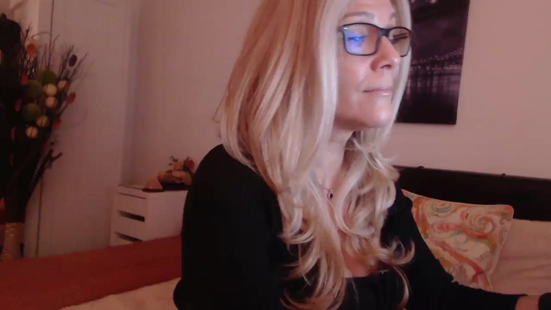 Gallery image thumbnail from Reeya71's myfreecams stream on, 12/12/2023, 05:38 image 11 of 20