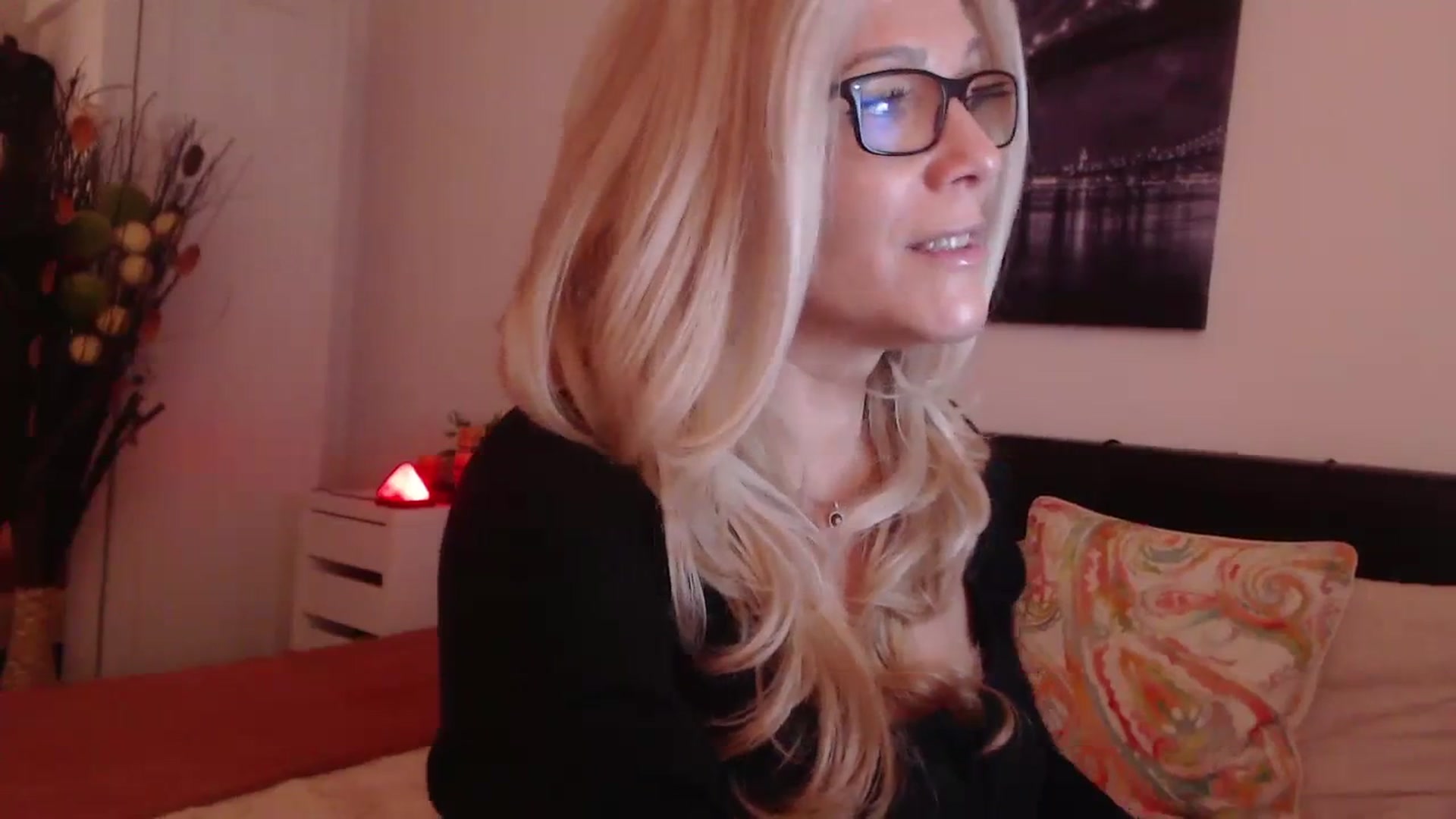 Gallery image thumbnail from Reeya71's myfreecams stream on, 12/12/2023, 05:38 image 16 of 20