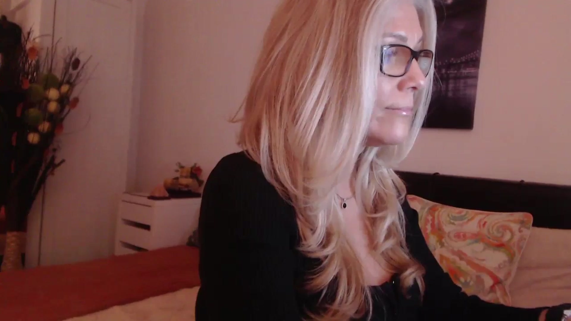 Gallery image thumbnail from Reeya71's myfreecams stream on, 12/12/2023, 05:38 image 2 of 20