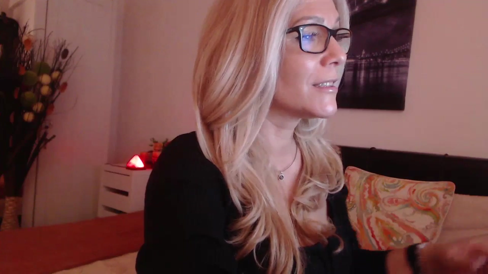 Gallery image thumbnail from Reeya71's myfreecams stream on, 12/12/2023, 05:38 image 17 of 20