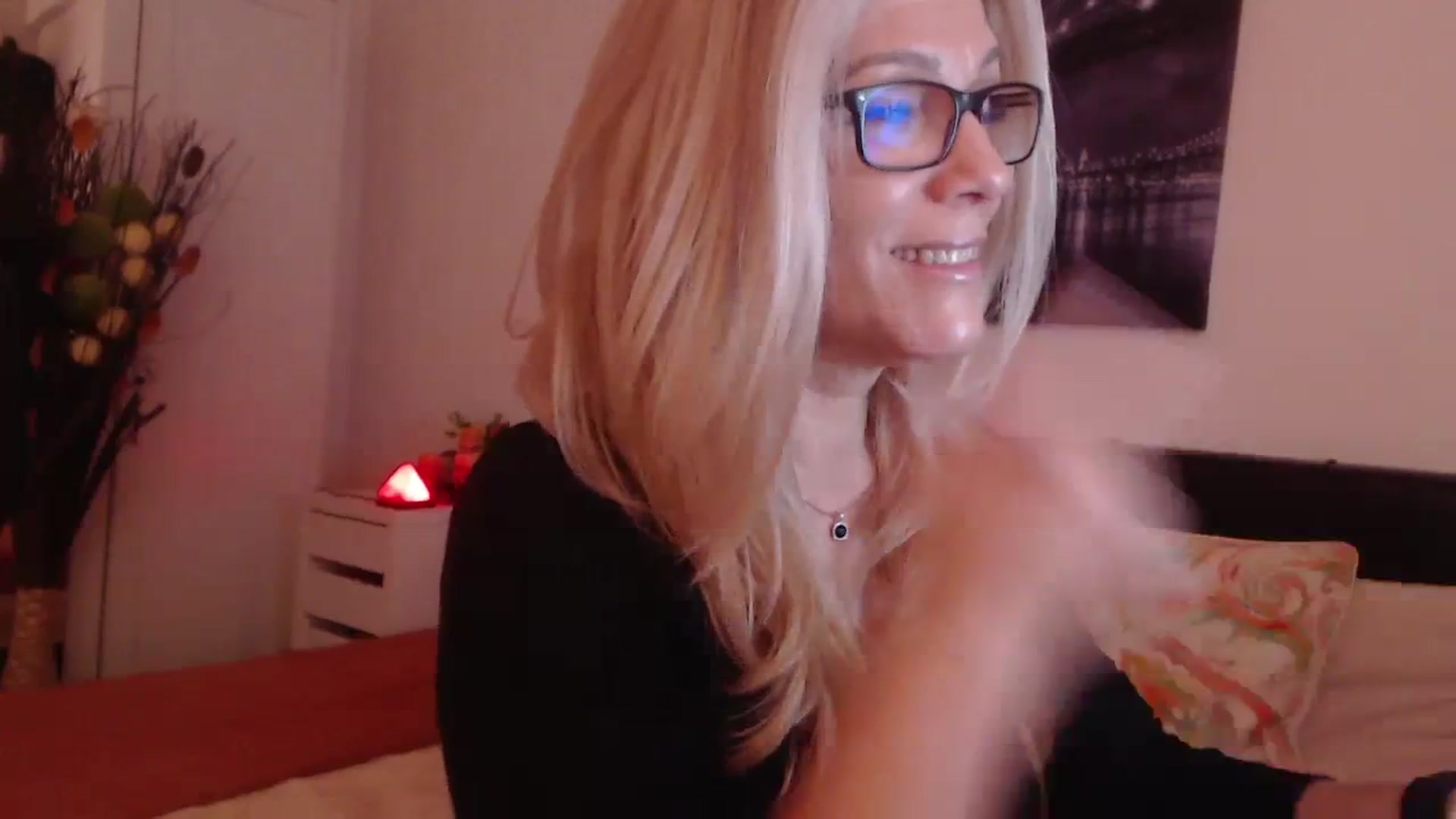Gallery image thumbnail from Reeya71's myfreecams stream on, 12/12/2023, 05:38 image 3 of 20