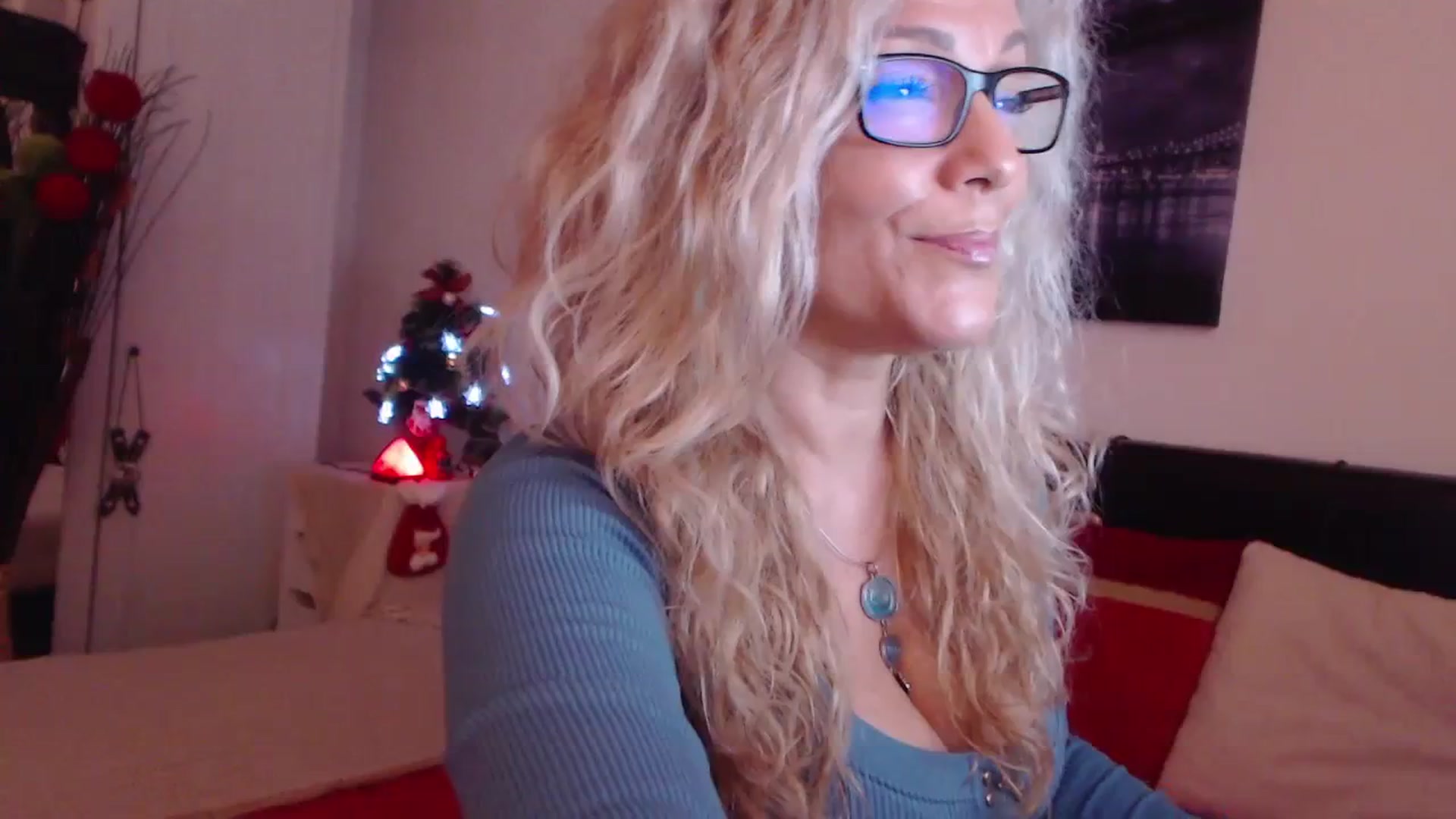 Gallery image thumbnail from Reeya71's myfreecams stream on, 12/19/2023, 03:27 image 4 of 20