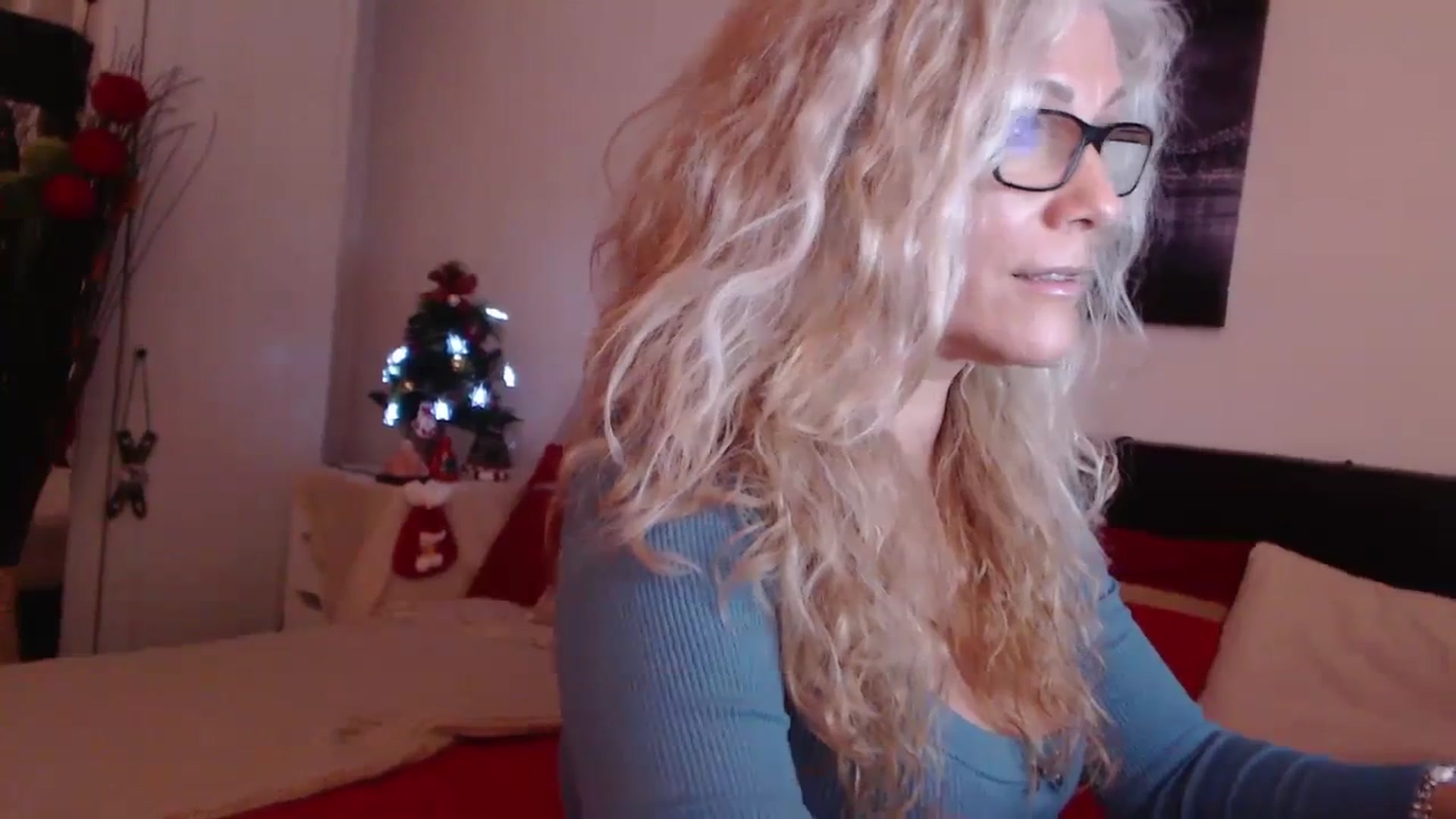 Gallery image thumbnail from Reeya71's myfreecams stream on, 12/19/2023, 03:27 image 18 of 20