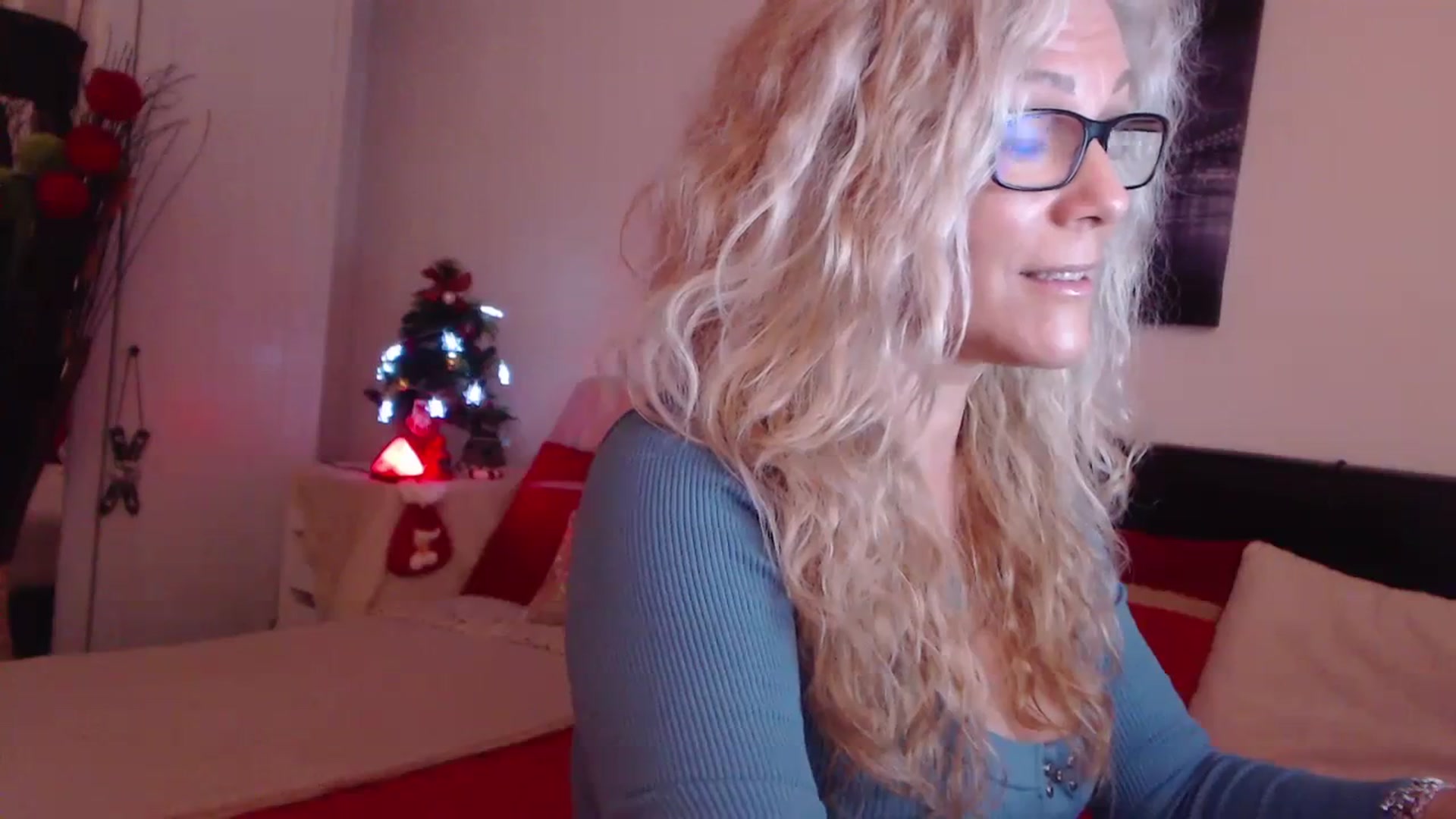 Gallery image thumbnail from Reeya71's myfreecams stream on, 12/19/2023, 03:27 image 2 of 20