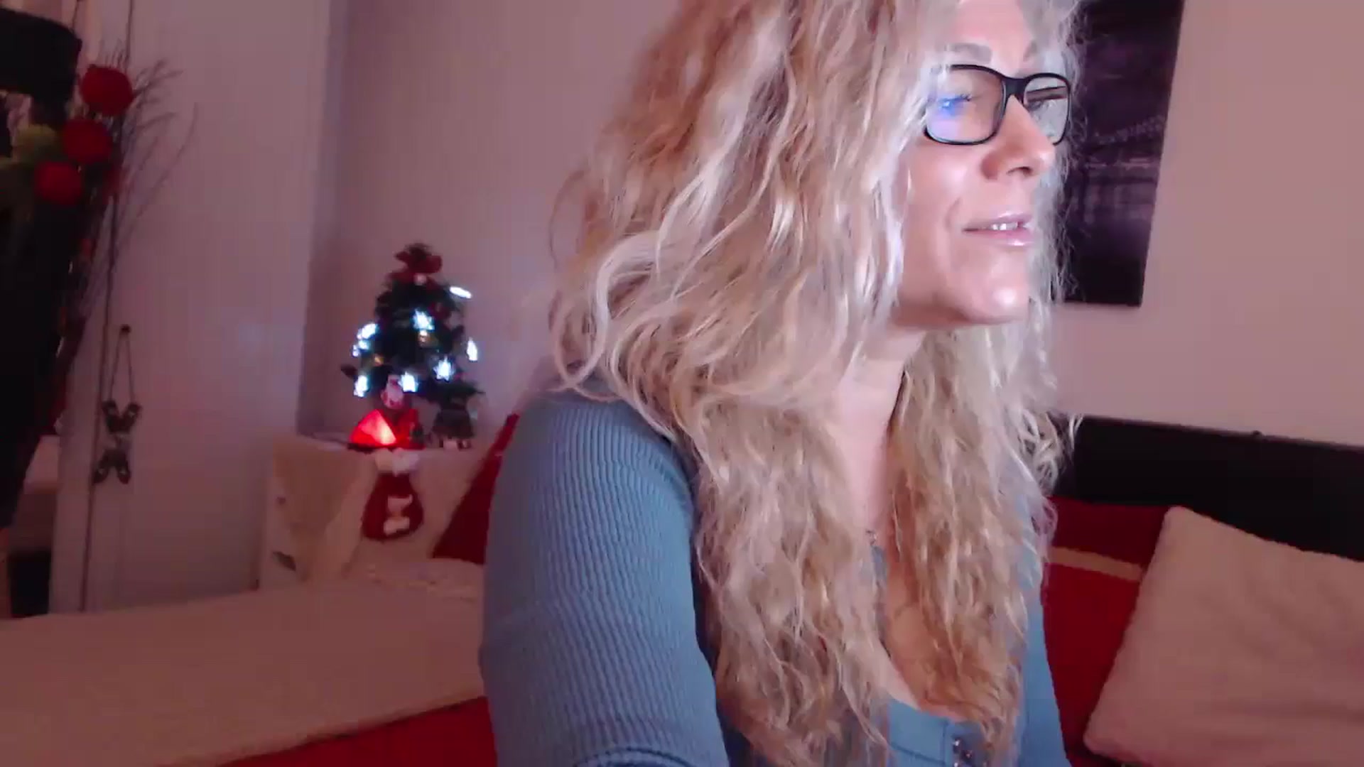 Gallery image thumbnail from Reeya71's myfreecams stream on, 12/19/2023, 03:27 image 1 of 20