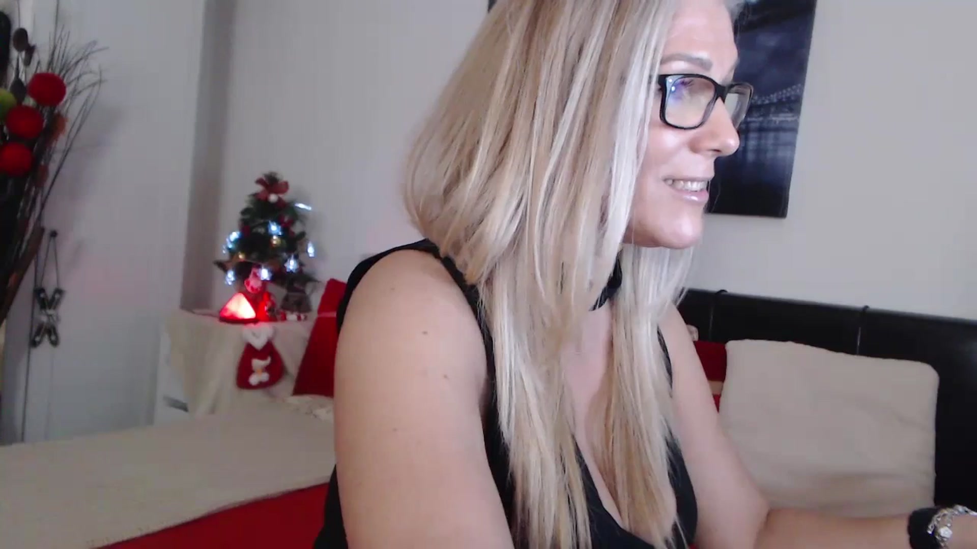 Gallery image thumbnail from Reeya71's myfreecams stream on, 12/29/2023, 07:58 image 17 of 20