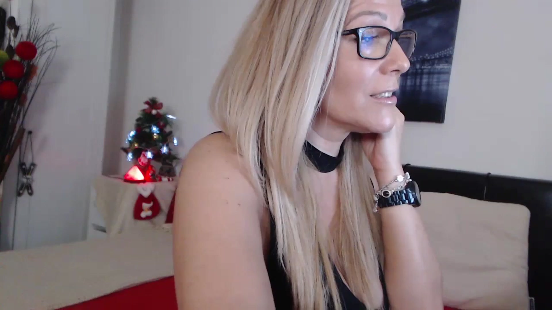 Gallery image thumbnail from Reeya71's myfreecams stream on, 12/29/2023, 07:58 image 18 of 20
