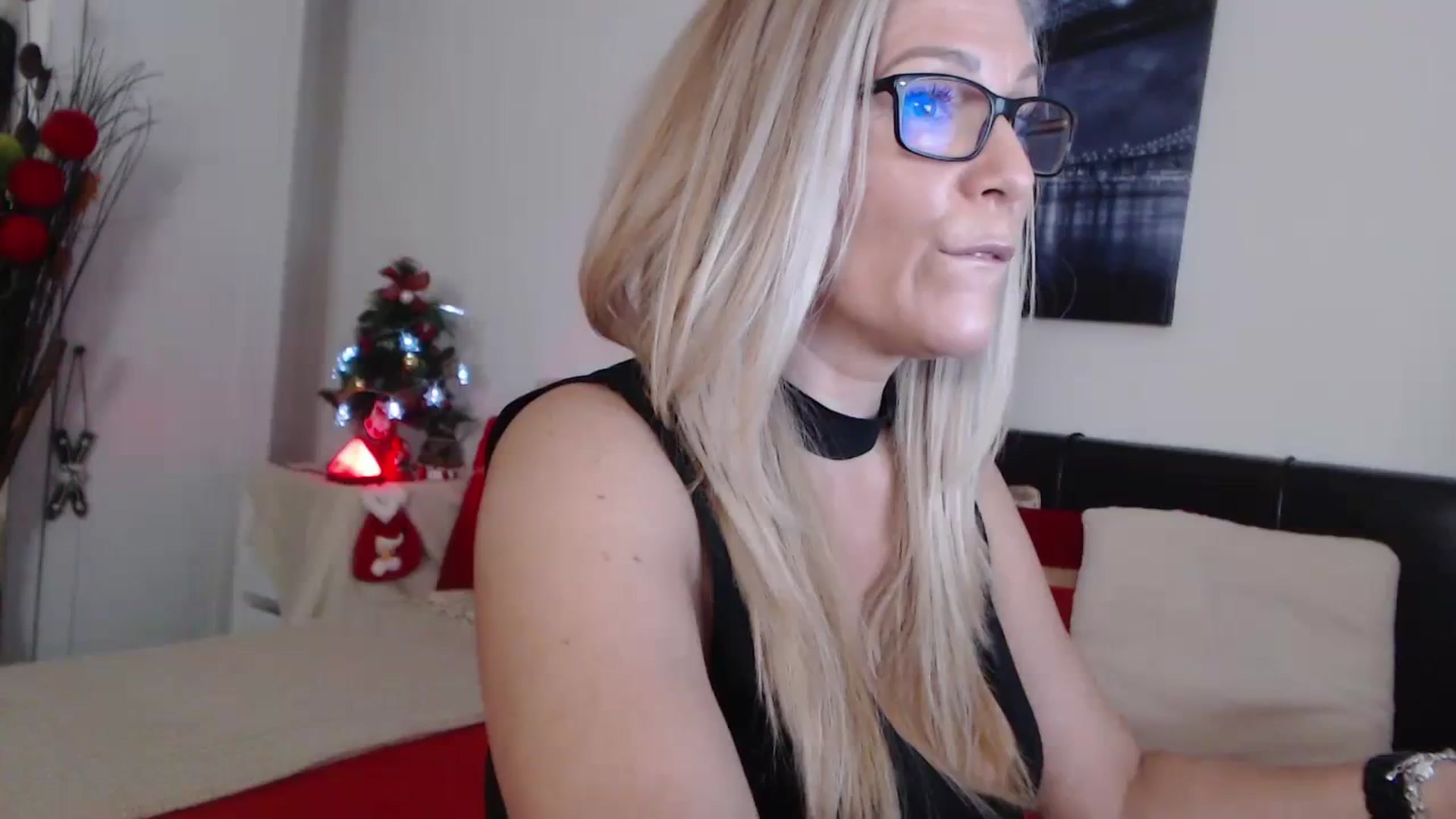 Gallery image thumbnail from Reeya71's myfreecams stream on, 12/29/2023, 07:58 image 7 of 20