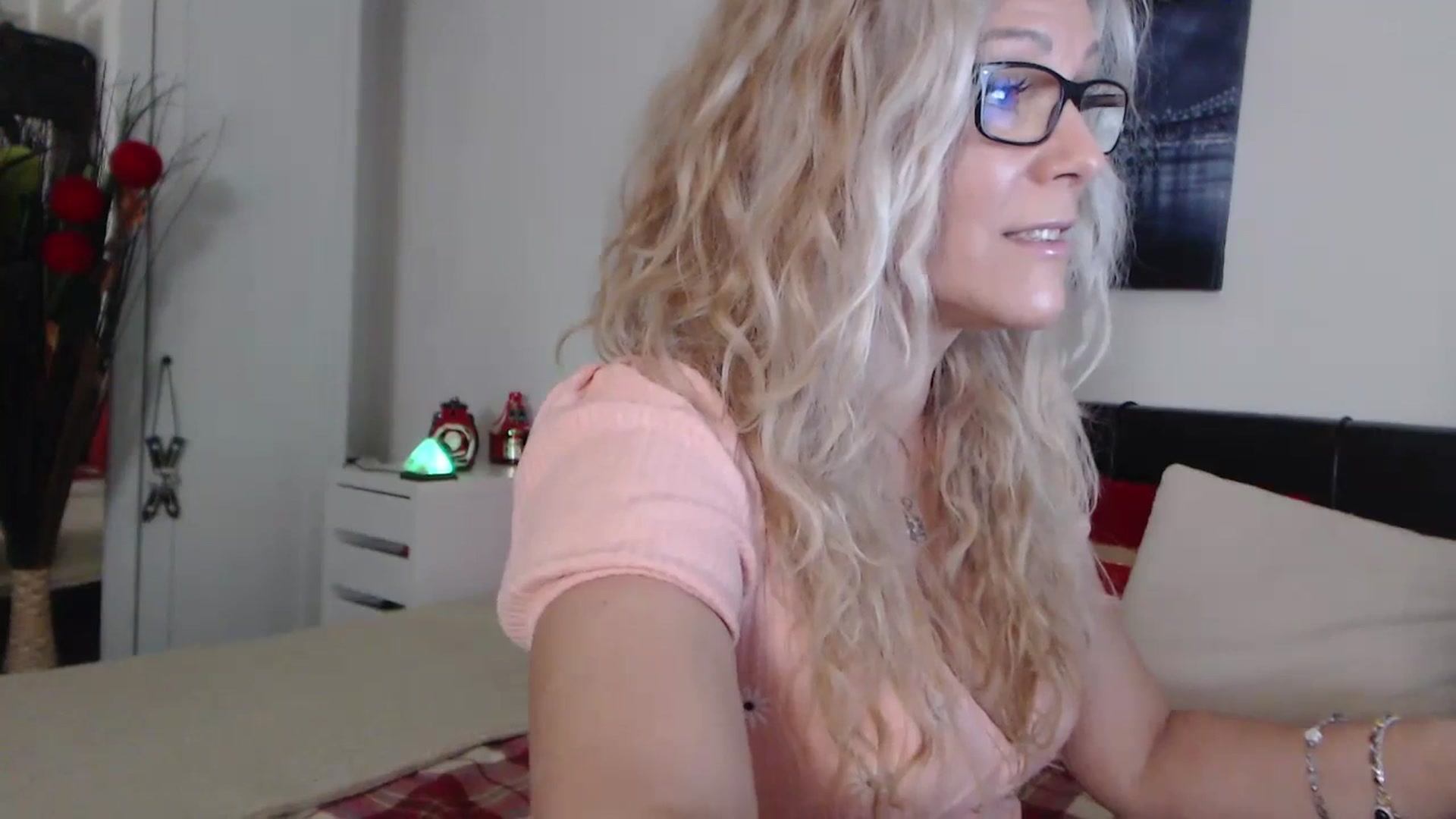 Gallery image thumbnail from Reeya71's myfreecams stream on, 01/13/2024, 02:09 image 8 of 20