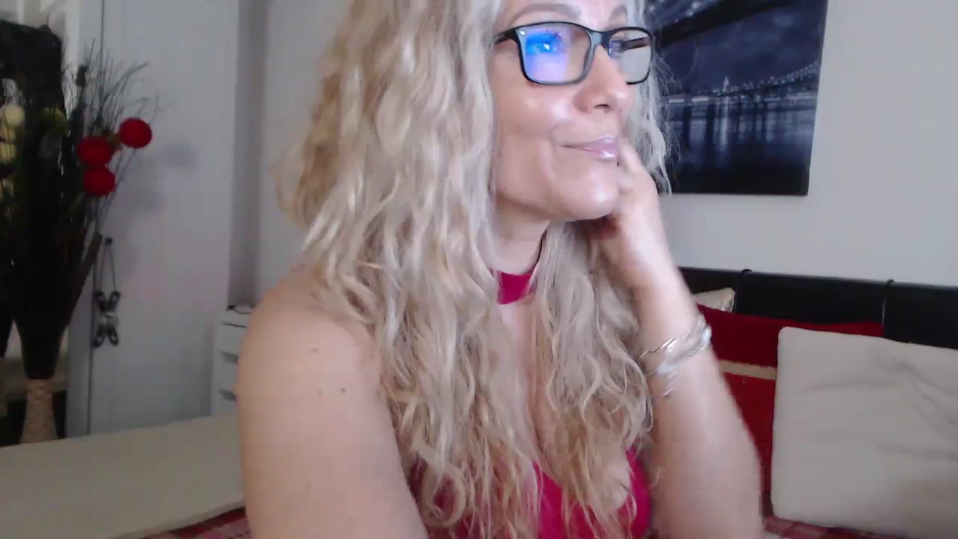 Gallery image thumbnail from Reeya71's myfreecams stream on, 01/19/2024, 06:43 image 10 of 20