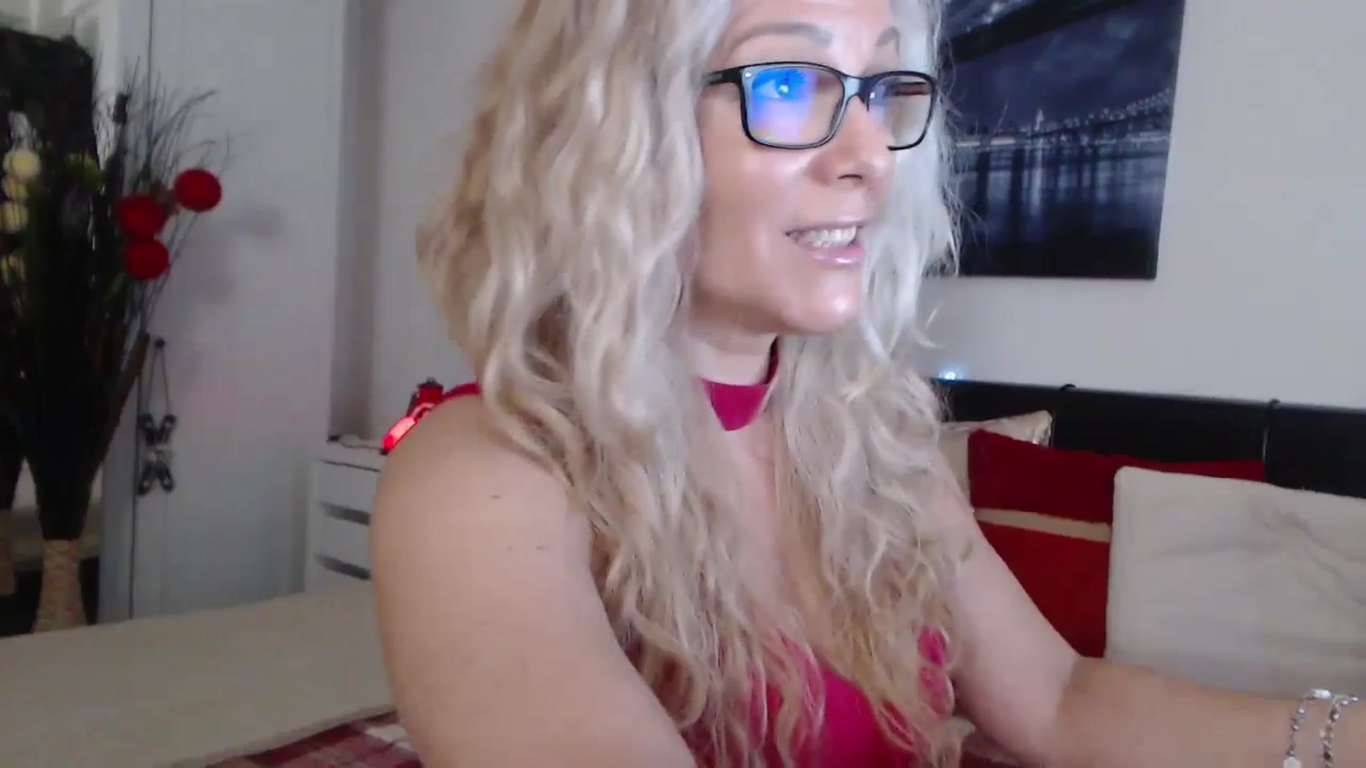 Gallery image thumbnail from Reeya71's myfreecams stream on, 01/19/2024, 06:43 image 18 of 20