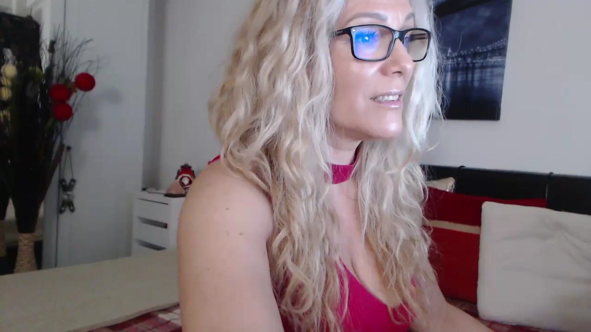 Gallery image thumbnail from Reeya71's myfreecams stream on, 01/19/2024, 06:43 image 14 of 20