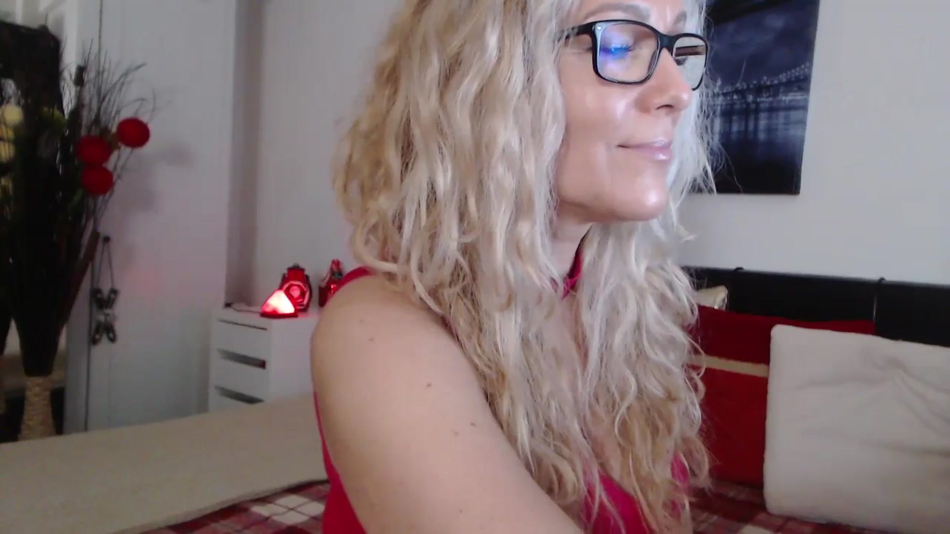 Gallery image thumbnail from Reeya71's myfreecams stream on, 01/19/2024, 06:43 image 6 of 20