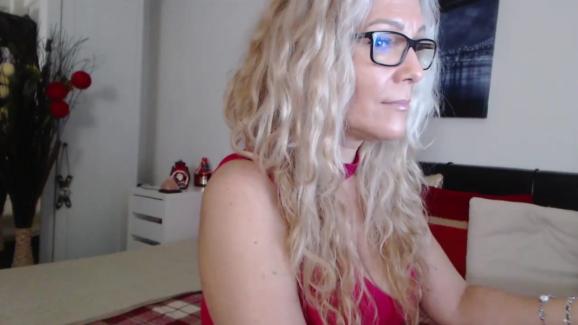 Gallery image thumbnail from Reeya71's myfreecams stream on, 01/19/2024, 06:43 image 5 of 20