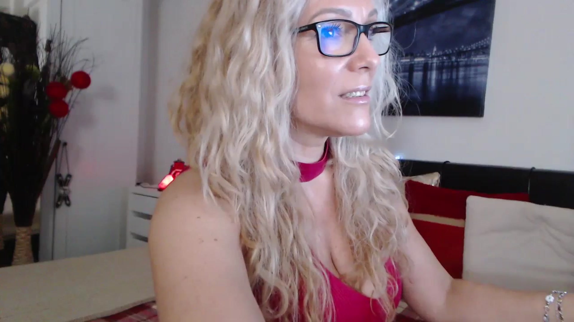 Gallery image thumbnail from Reeya71's myfreecams stream on, 01/19/2024, 06:43 image 9 of 20