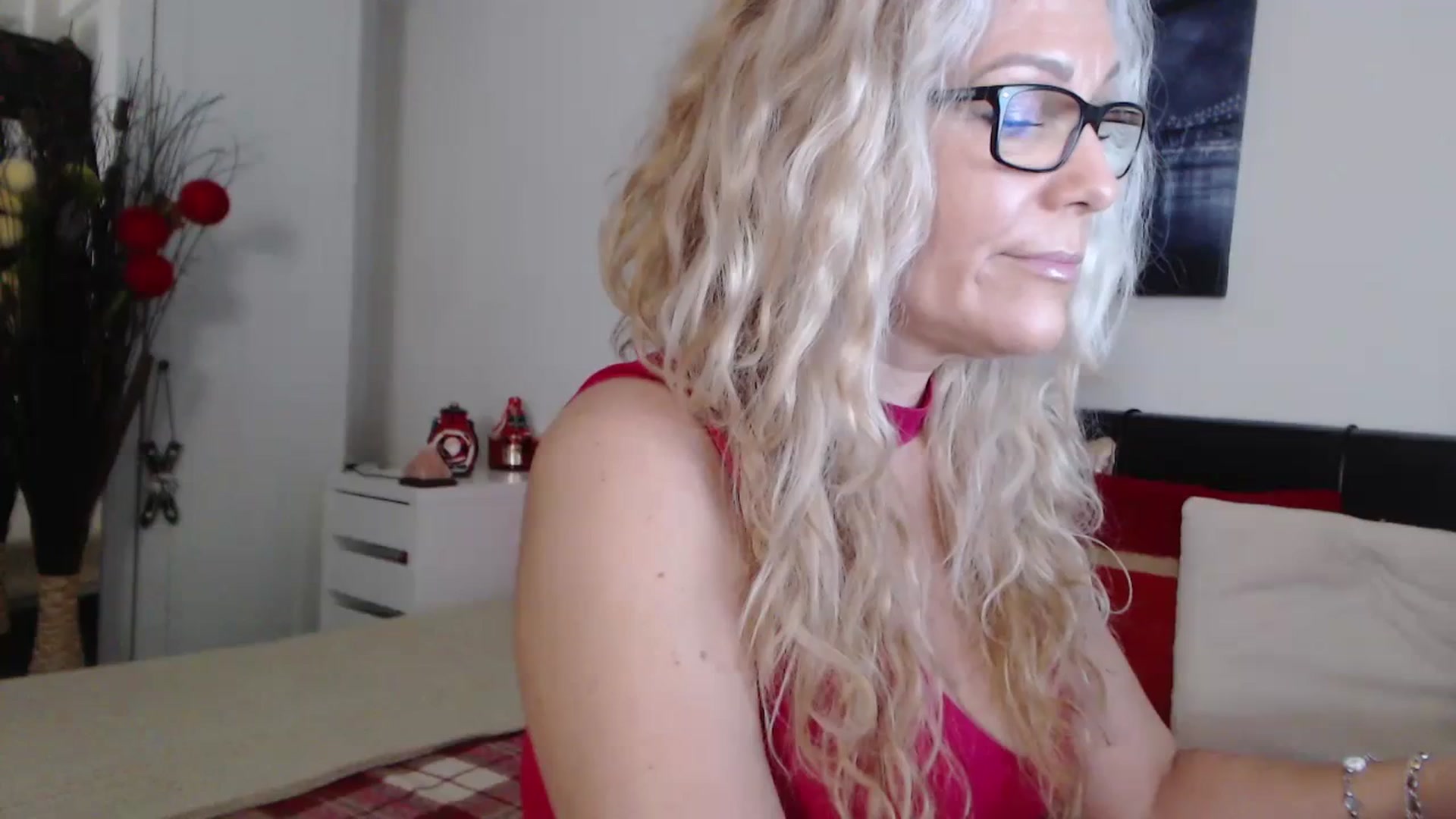 Gallery image thumbnail from Reeya71's myfreecams stream on, 01/19/2024, 06:43 image 4 of 20