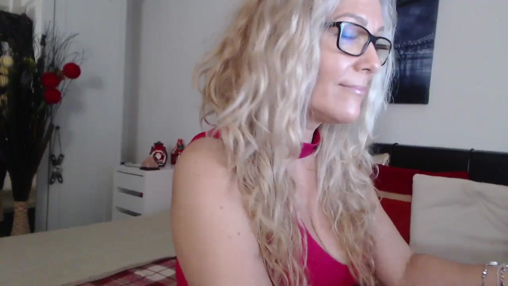 Gallery image thumbnail from Reeya71's myfreecams stream on, 01/19/2024, 06:43 image 11 of 20