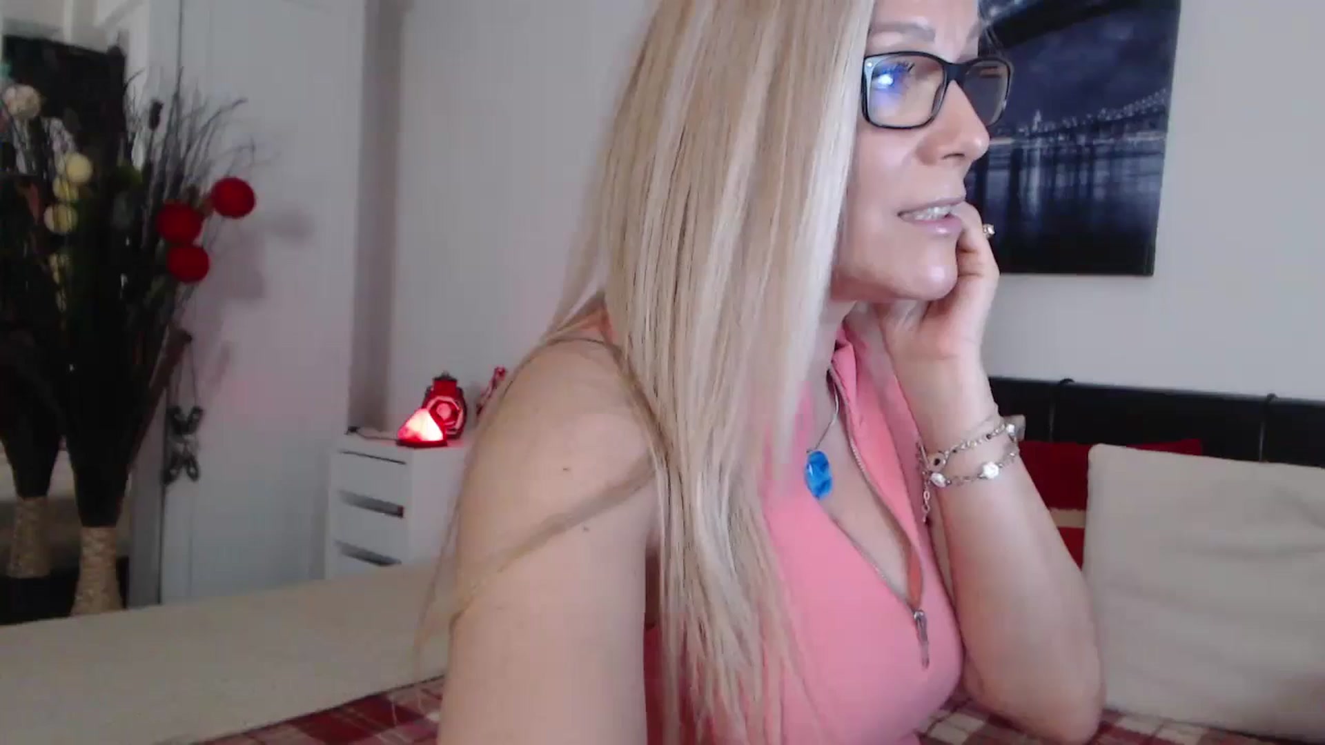 Gallery image thumbnail from Reeya71's myfreecams stream on, 01/20/2024, 06:47 image 11 of 20