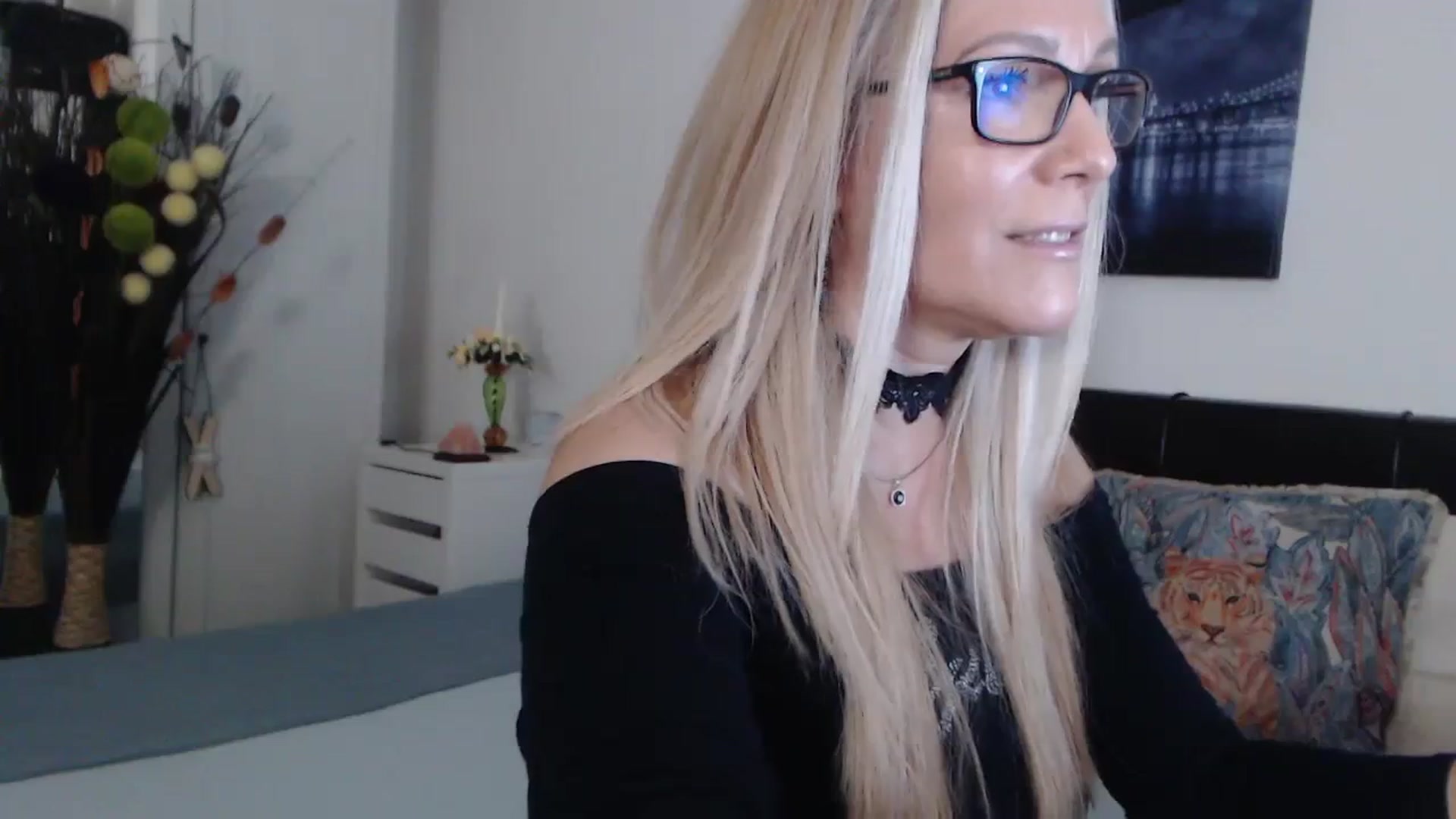 Gallery image thumbnail from Reeya71's myfreecams stream on, 01/24/2024, 04:51 image 8 of 20