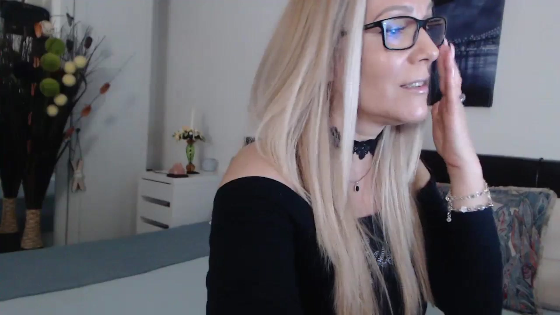 Gallery image thumbnail from Reeya71's myfreecams stream on, 01/24/2024, 04:51 image 4 of 20