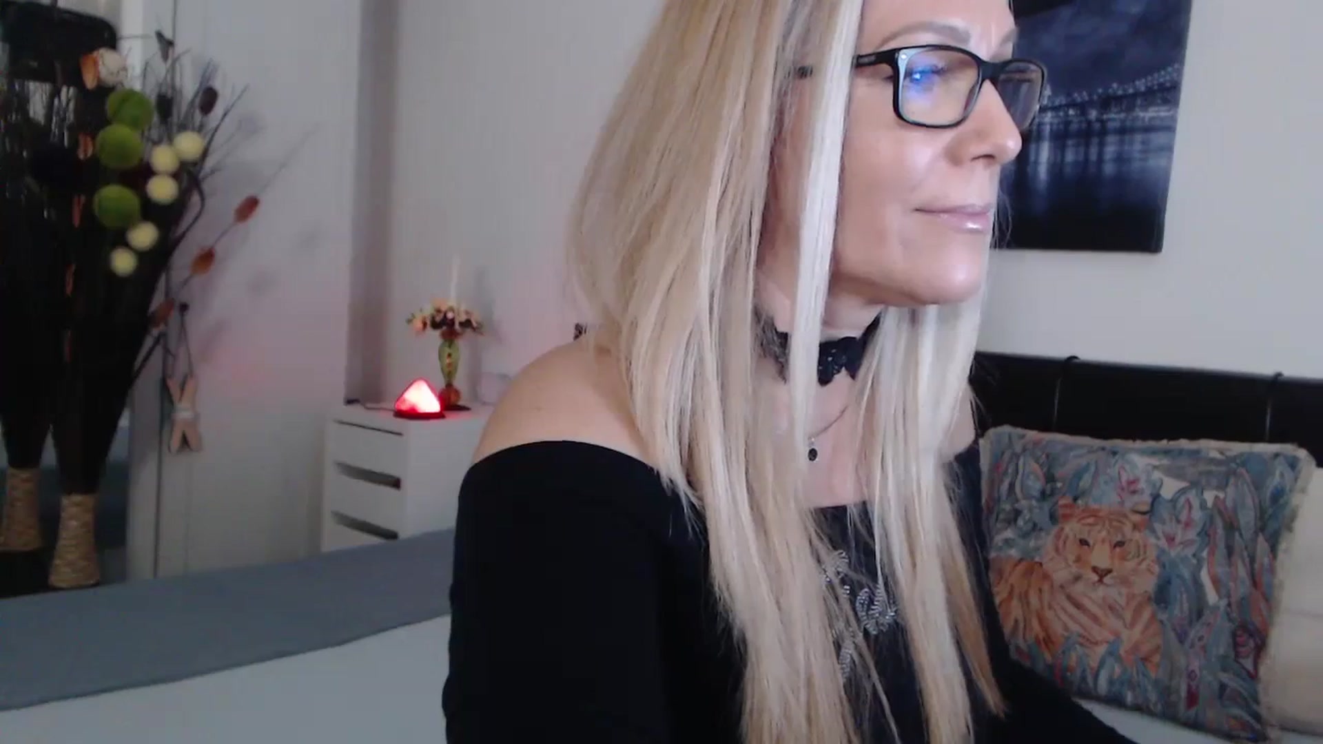 Gallery image thumbnail from Reeya71's myfreecams stream on, 01/24/2024, 04:51 image 7 of 20