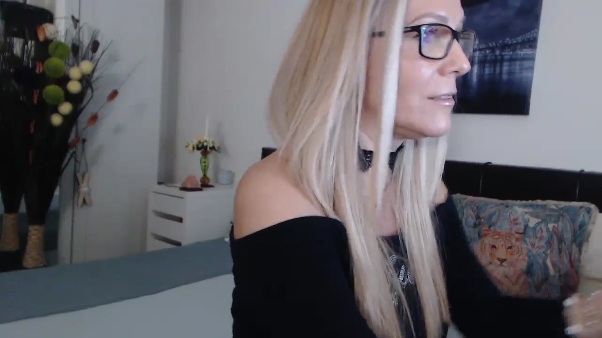 Gallery image thumbnail from Reeya71's myfreecams stream on, 01/24/2024, 04:51 image 3 of 20