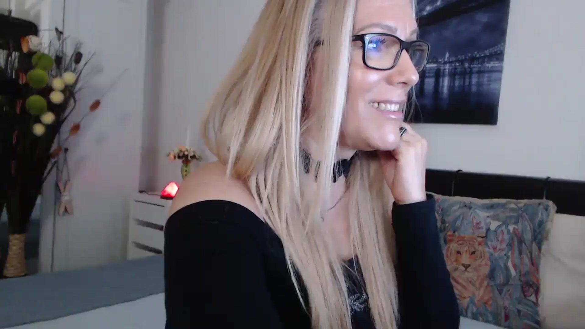 Gallery image thumbnail from Reeya71's myfreecams stream on, 01/24/2024, 07:16 image 20 of 20