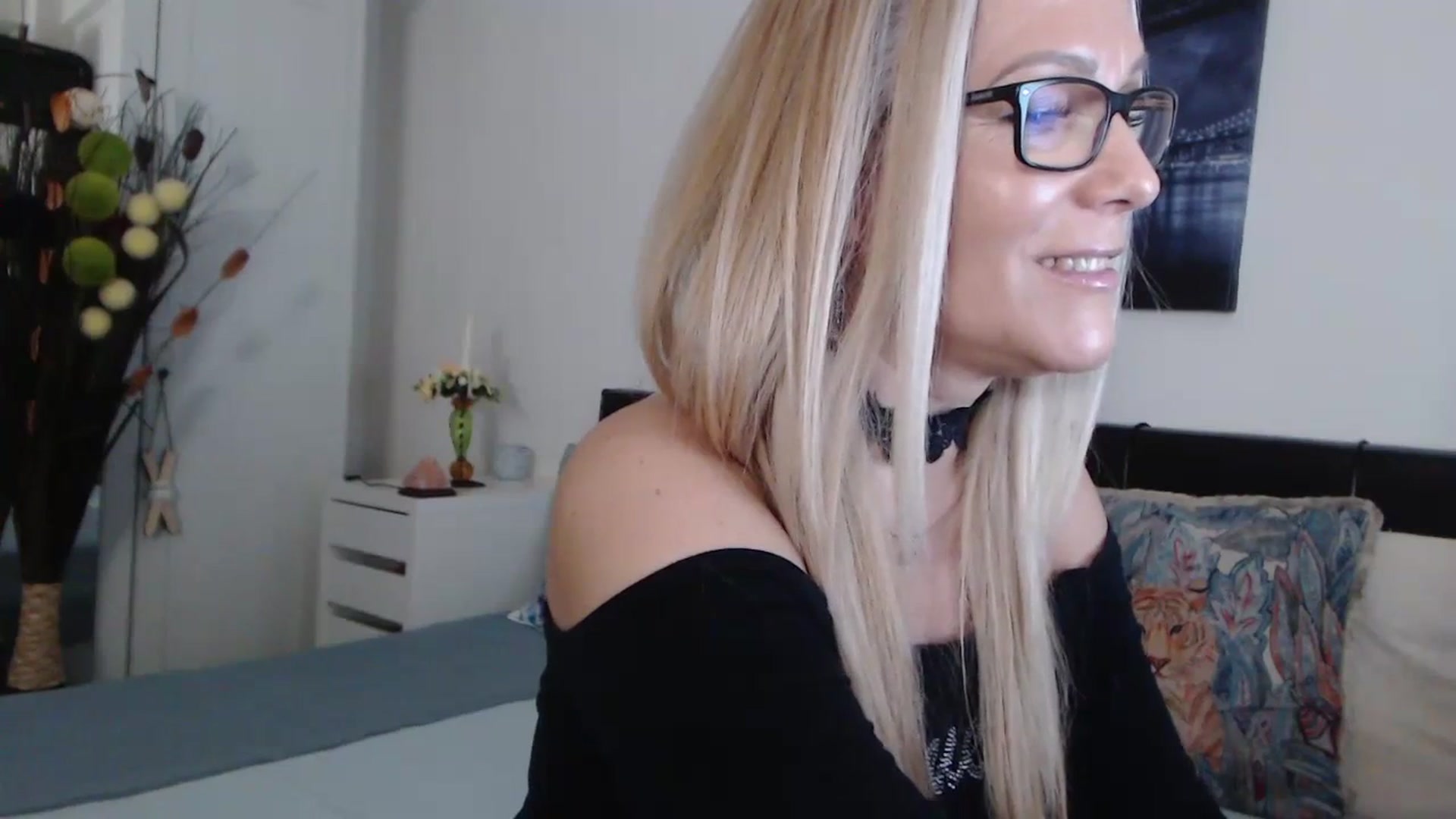 Gallery image thumbnail from Reeya71's myfreecams stream on, 01/24/2024, 07:16 image 9 of 20