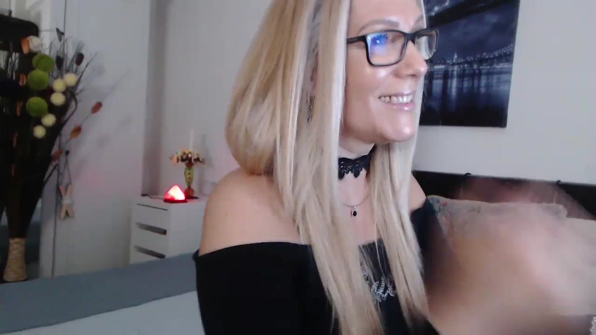 Gallery image thumbnail from Reeya71's myfreecams stream on, 01/24/2024, 07:16 image 13 of 20
