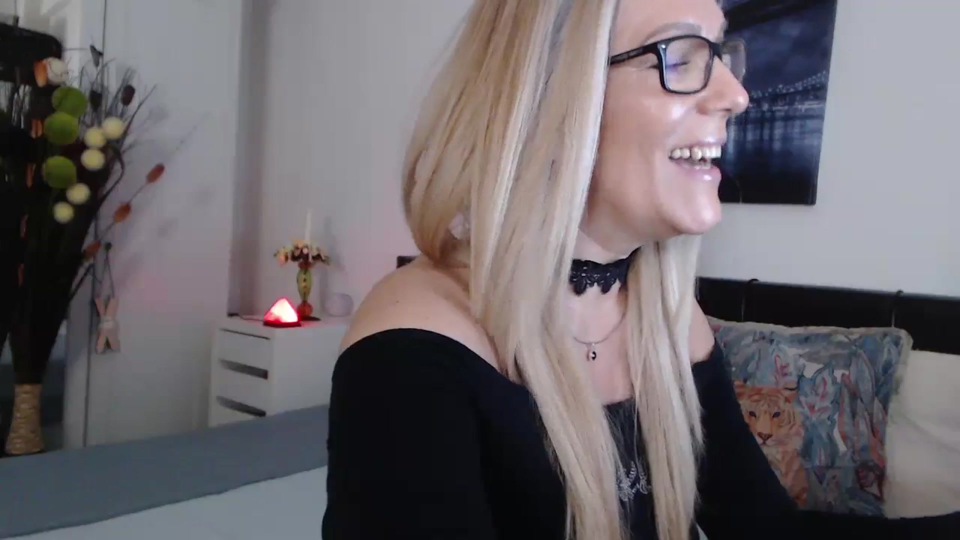 Gallery image thumbnail from Reeya71's myfreecams stream on, 01/24/2024, 07:16 image 12 of 20