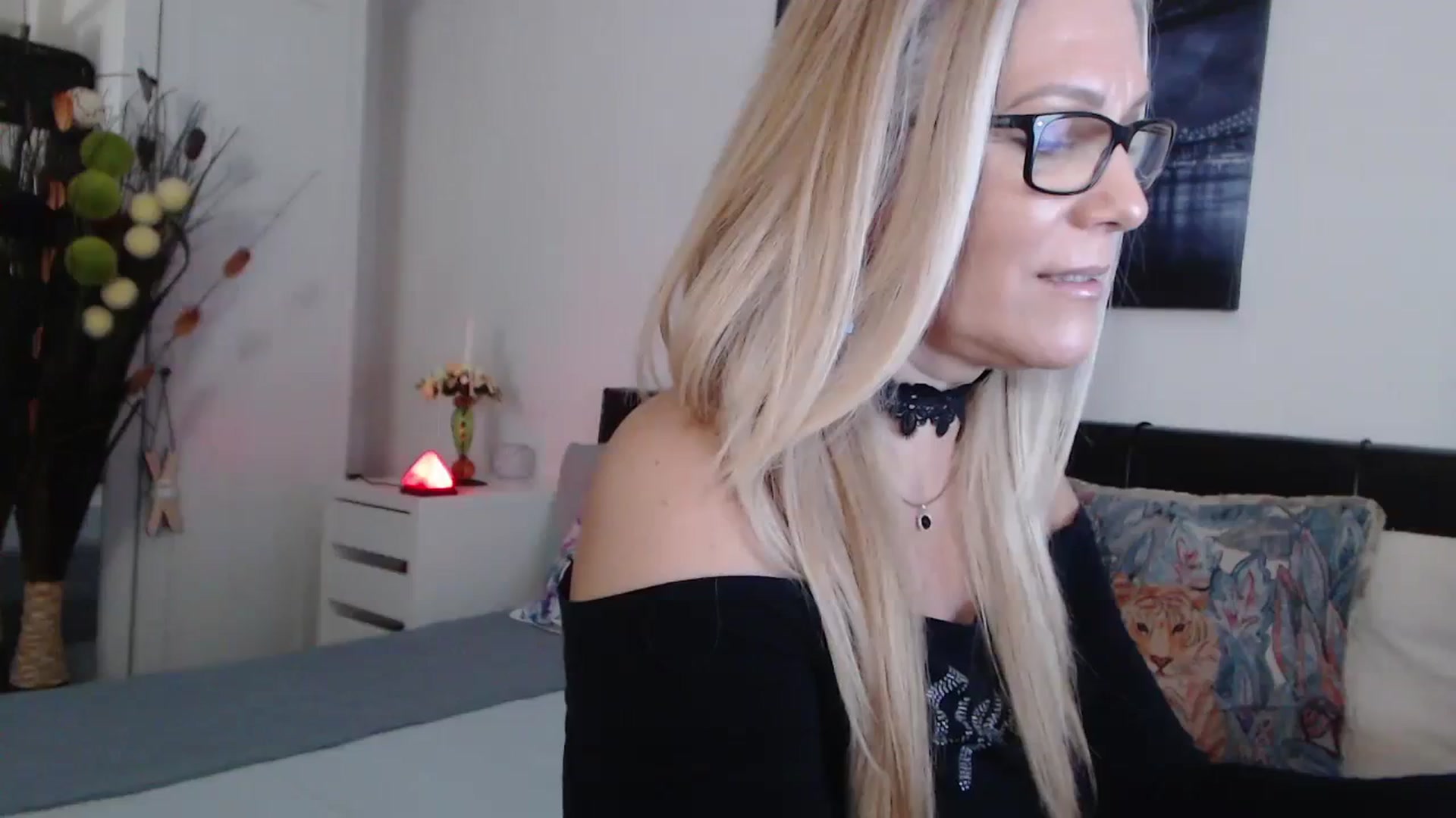 Gallery image thumbnail from Reeya71's myfreecams stream on, 01/24/2024, 07:16 image 16 of 20