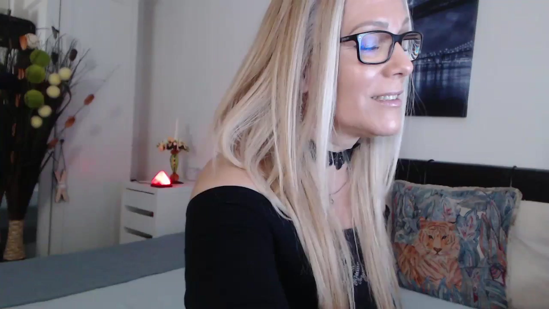 Gallery image thumbnail from Reeya71's myfreecams stream on, 01/24/2024, 07:16 image 18 of 20