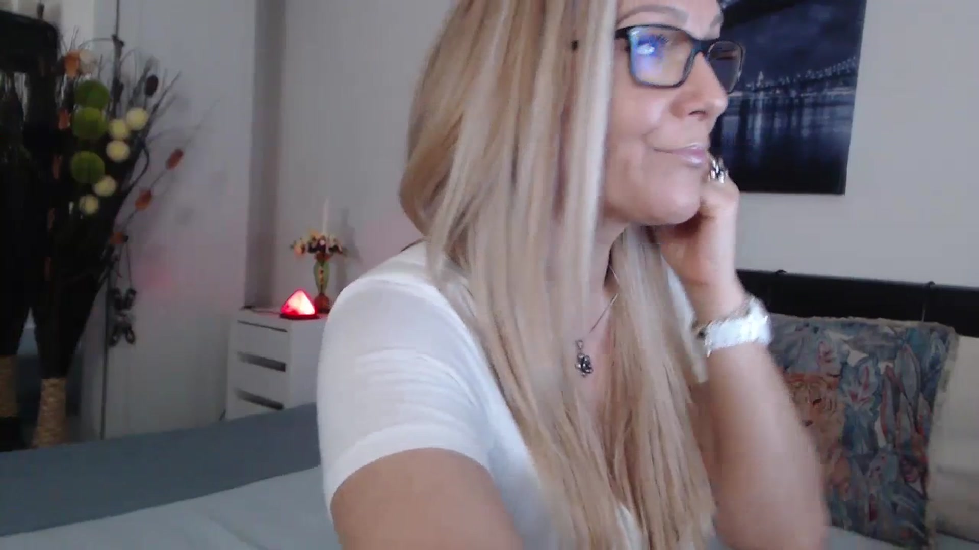 Gallery image thumbnail from Reeya71's myfreecams stream on, 01/26/2024, 05:08 image 15 of 20