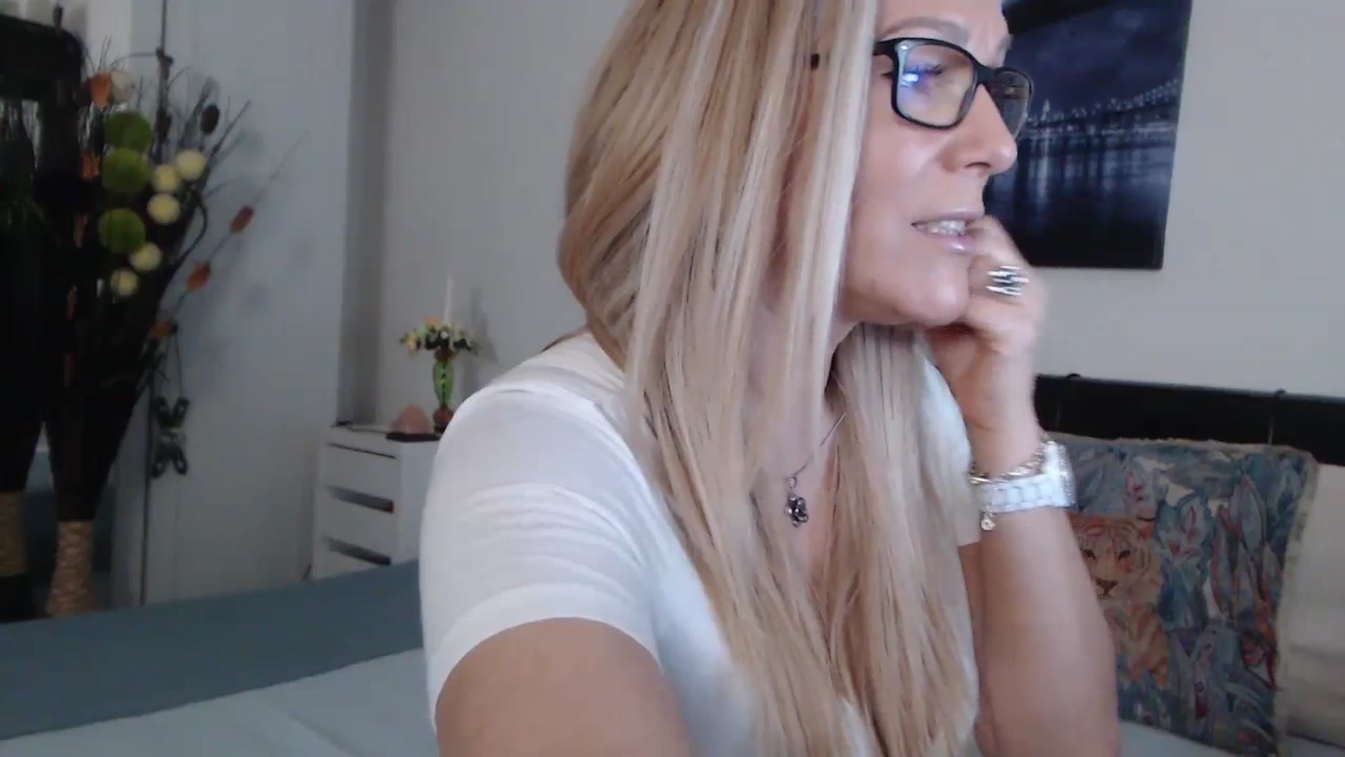 Gallery image thumbnail from Reeya71's myfreecams stream on, 01/26/2024, 05:08 image 12 of 20