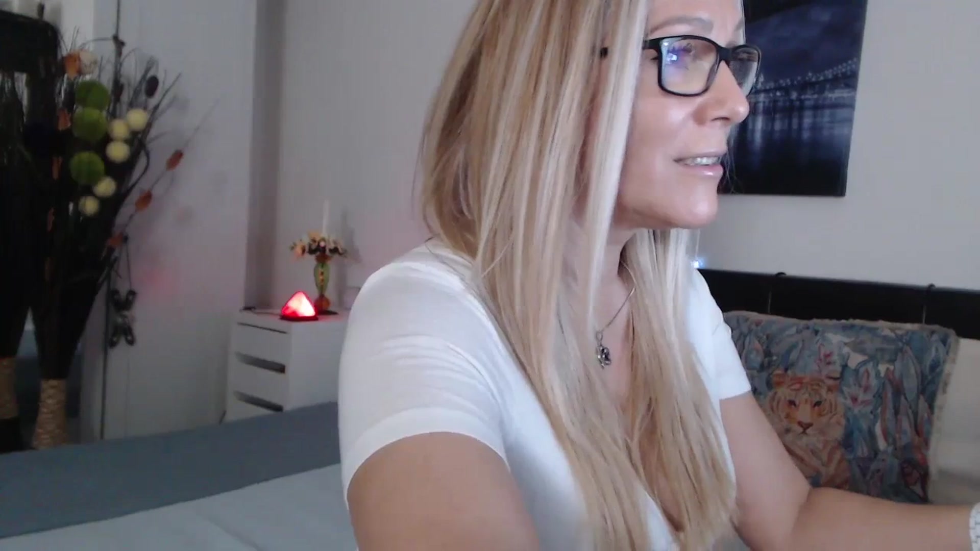 Gallery image thumbnail from Reeya71's myfreecams stream on, 01/26/2024, 05:08 image 5 of 20