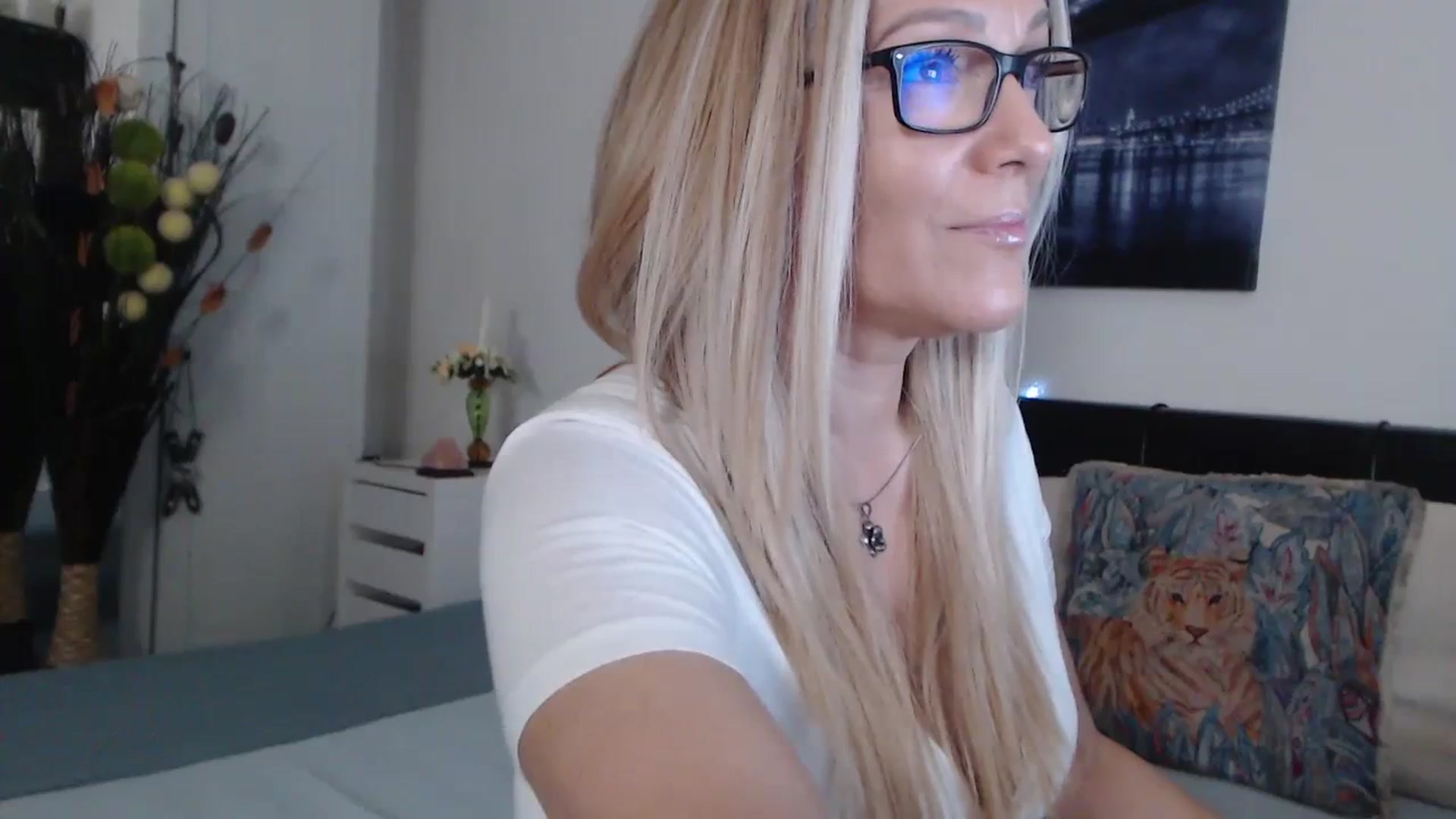 Gallery image thumbnail from Reeya71's myfreecams stream on, 01/26/2024, 05:08 image 14 of 20