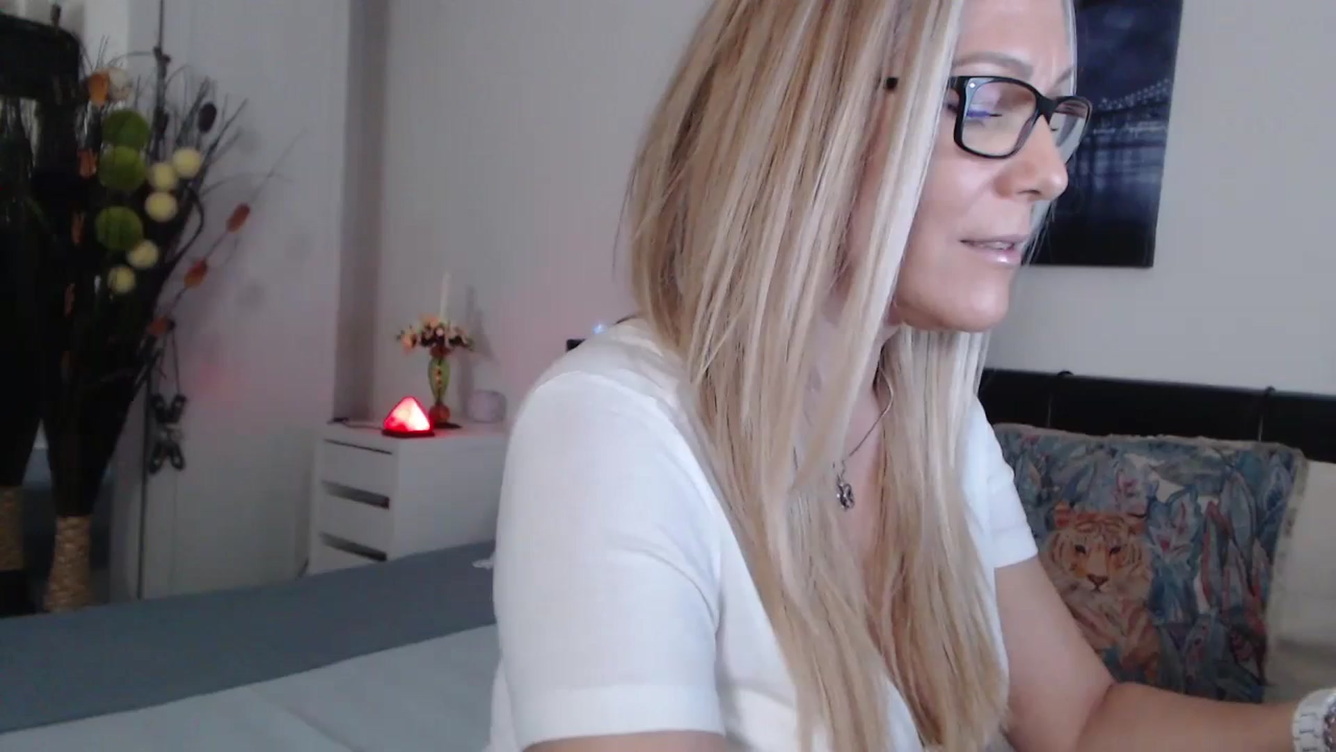 Gallery image thumbnail from Reeya71's myfreecams stream on, 01/26/2024, 05:08 image 1 of 20