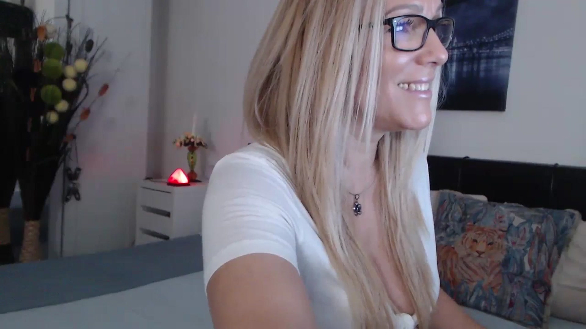 Gallery image thumbnail from Reeya71's myfreecams stream on, 01/26/2024, 06:58 image 4 of 20