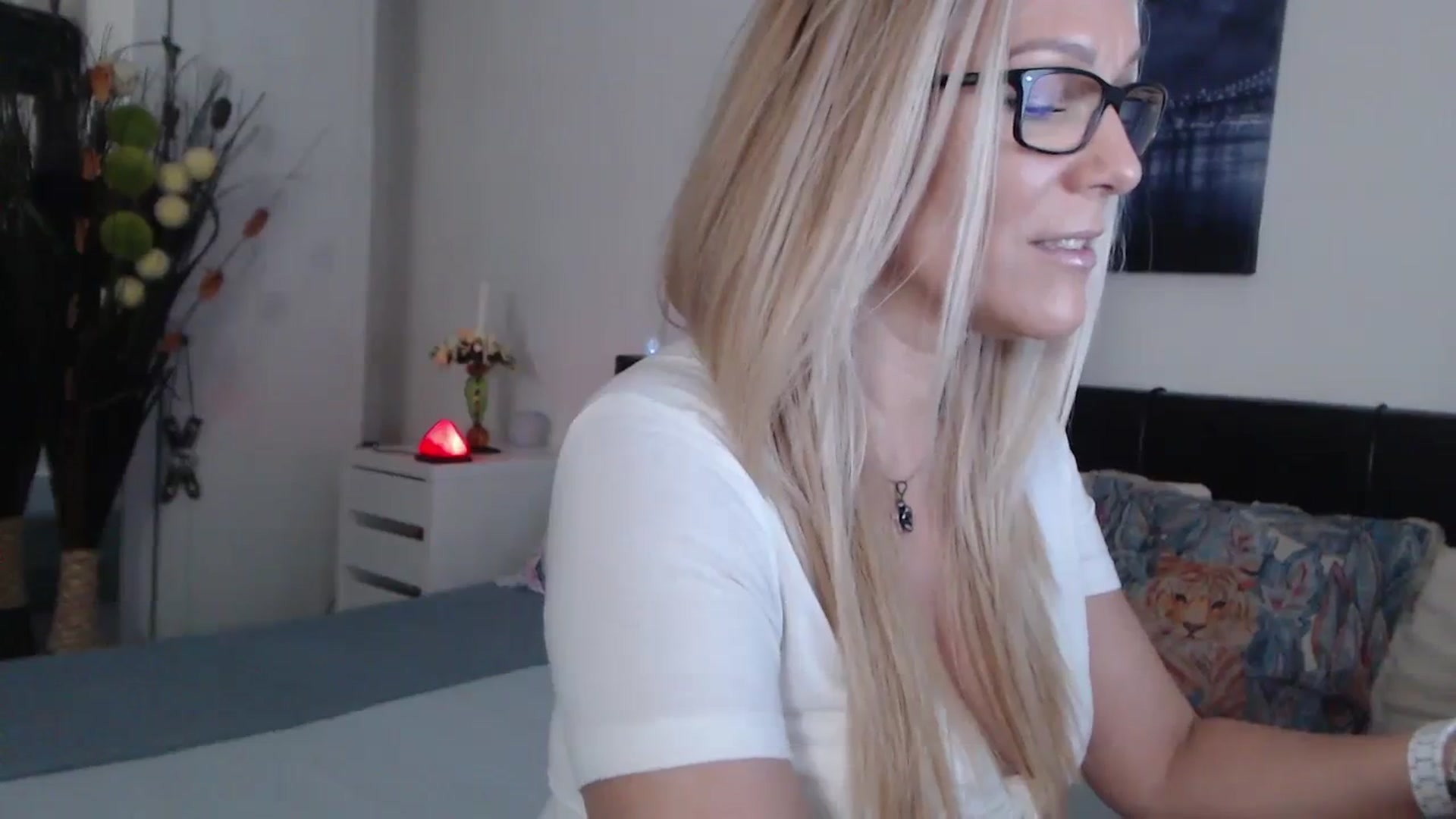Gallery image thumbnail from Reeya71's myfreecams stream on, 01/26/2024, 06:58 image 16 of 20