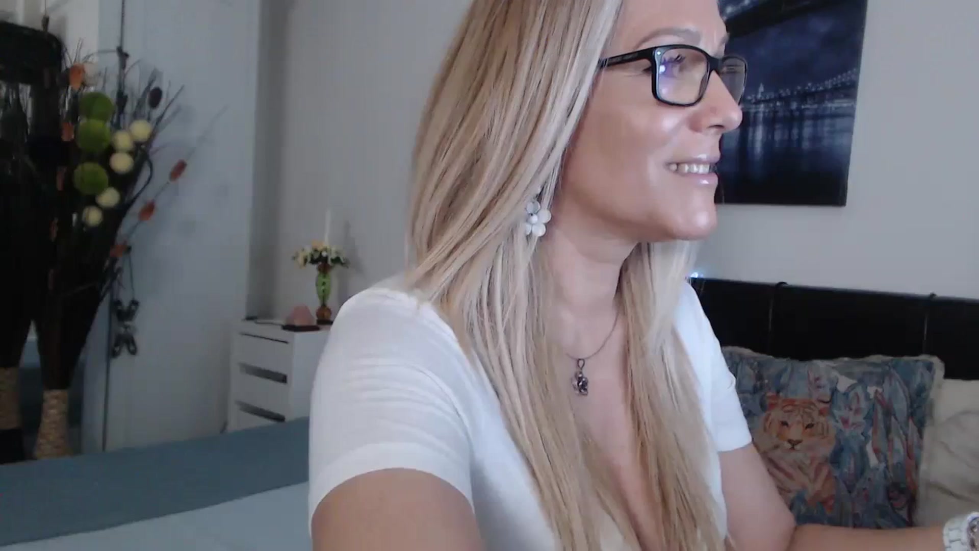 Gallery image thumbnail from Reeya71's myfreecams stream on, 01/26/2024, 07:53 image 19 of 20
